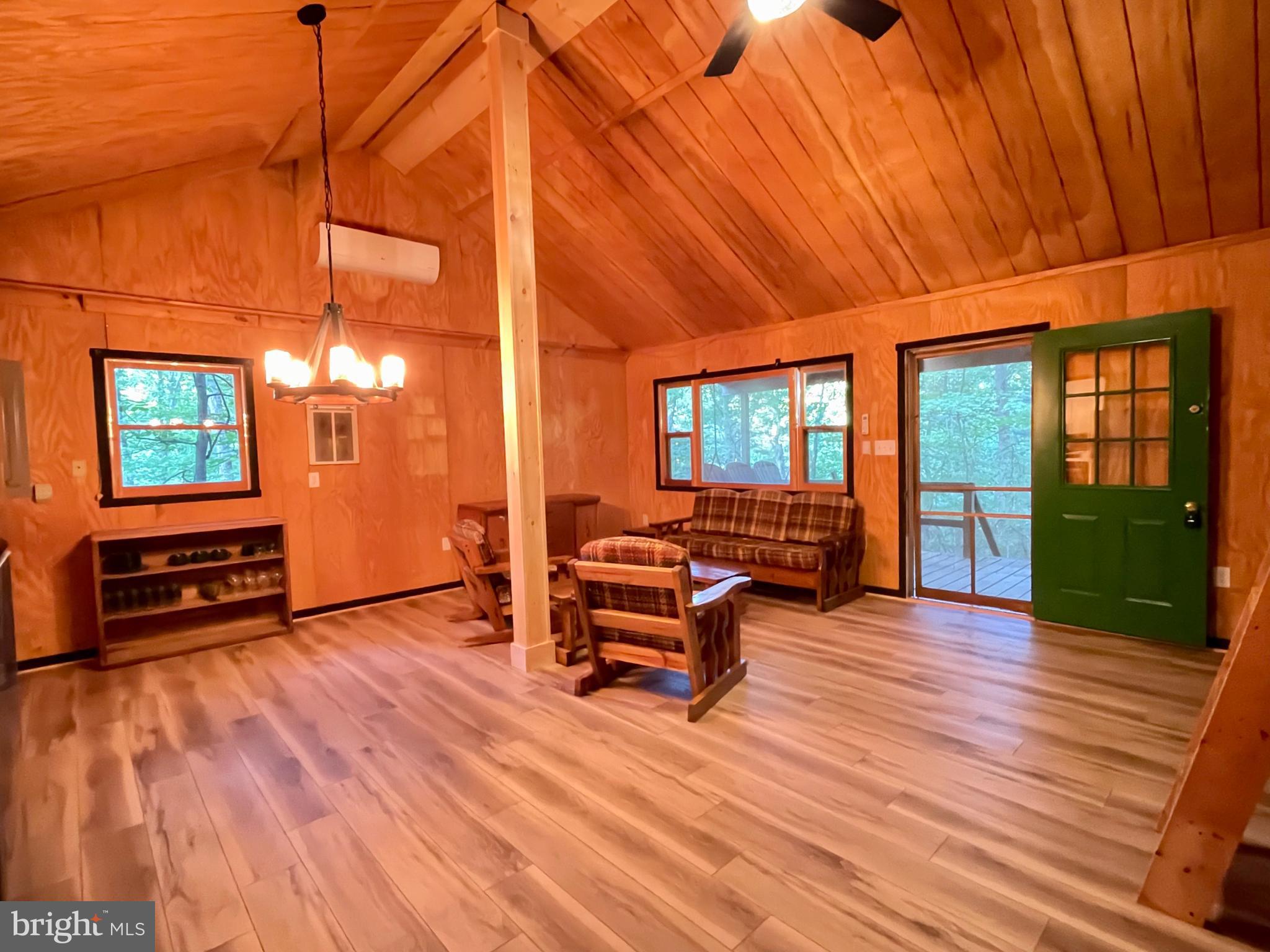 FLOWERWOOD FARM - Residential