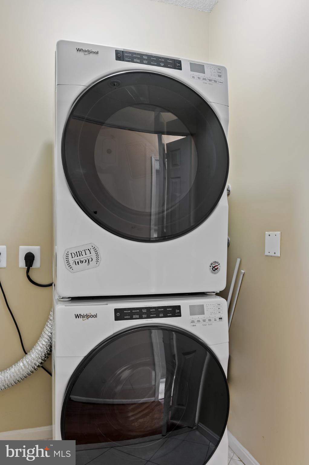 LANSDOWNE WOODS - Residential