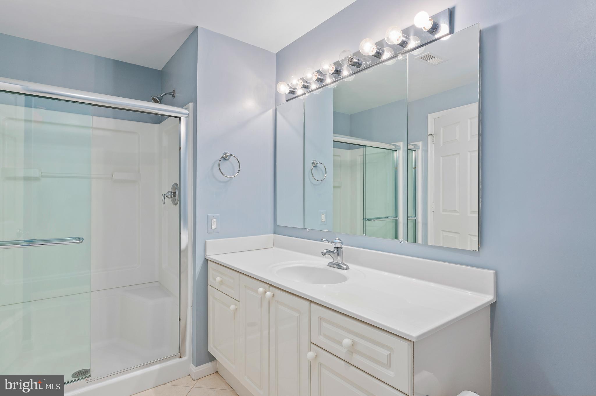 LANSDOWNE WOODS - Residential