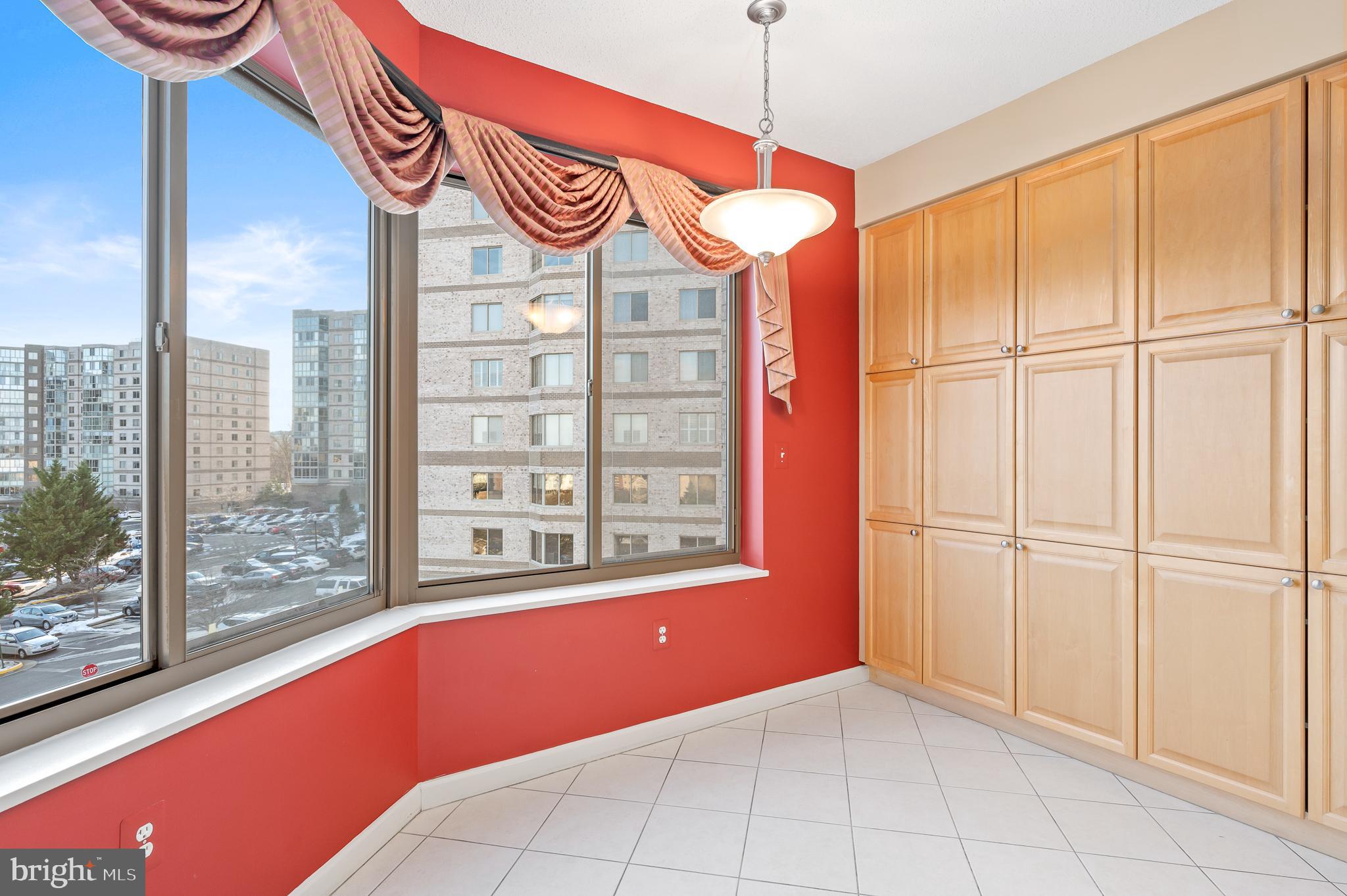 LANSDOWNE WOODS - Residential