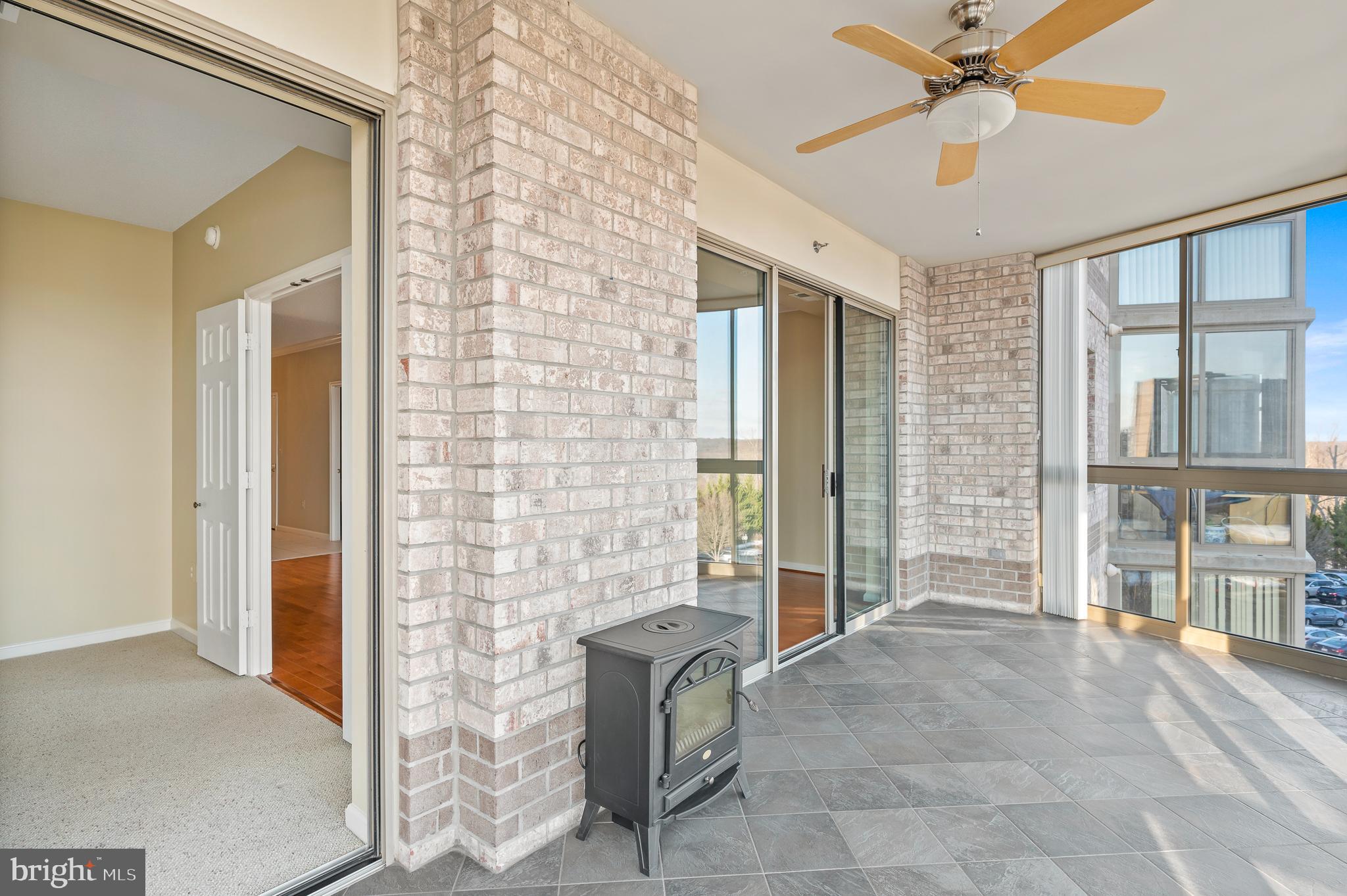 LANSDOWNE WOODS - Residential