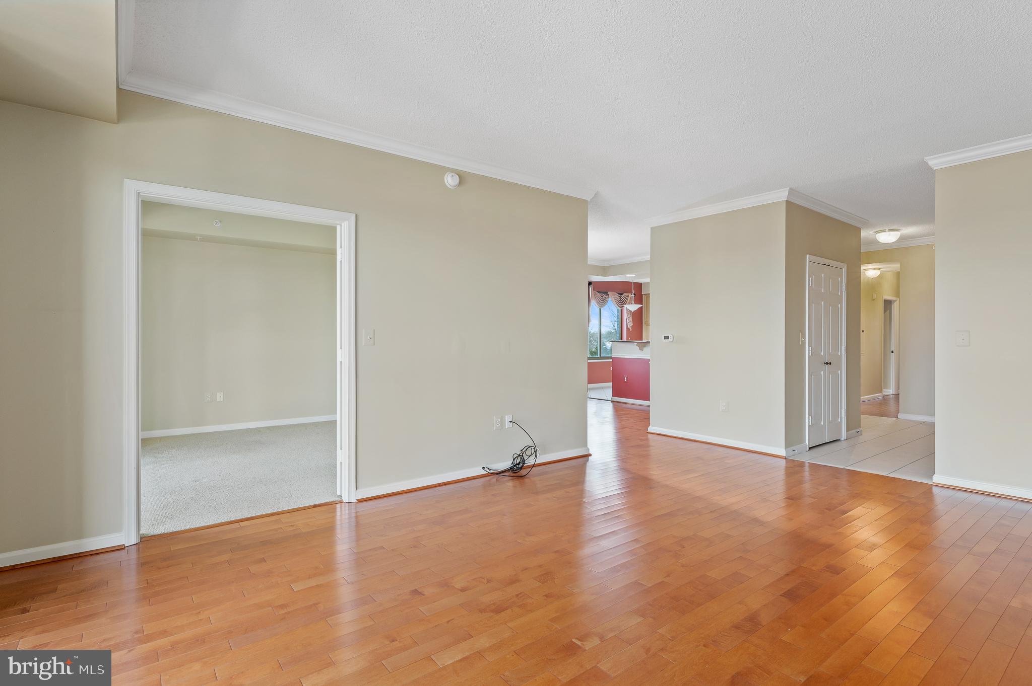 LANSDOWNE WOODS - Residential