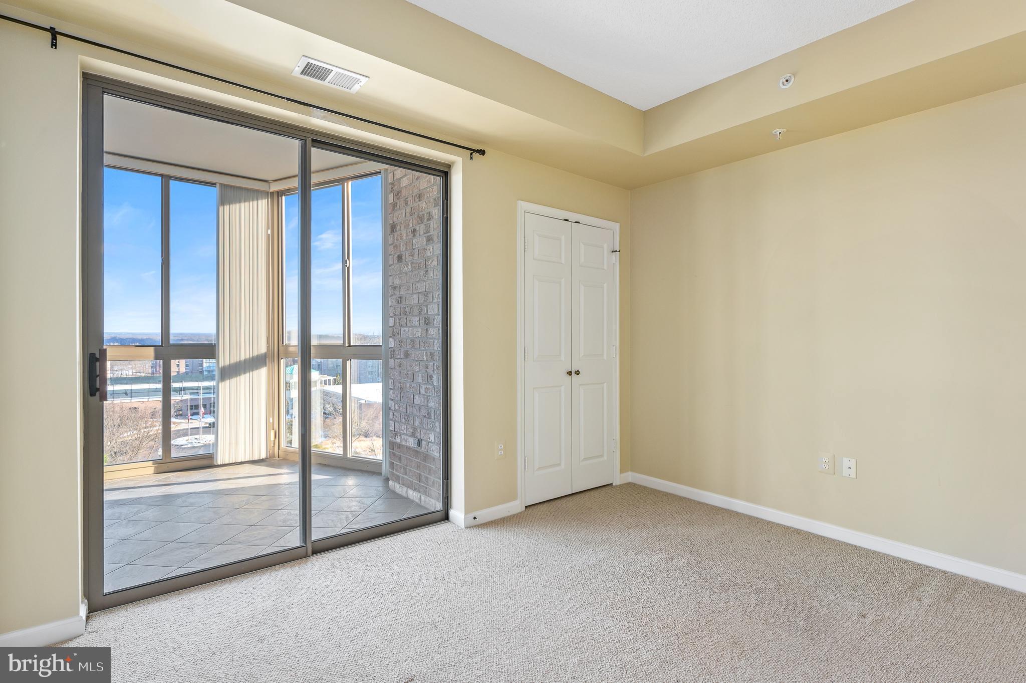 LANSDOWNE WOODS - Residential