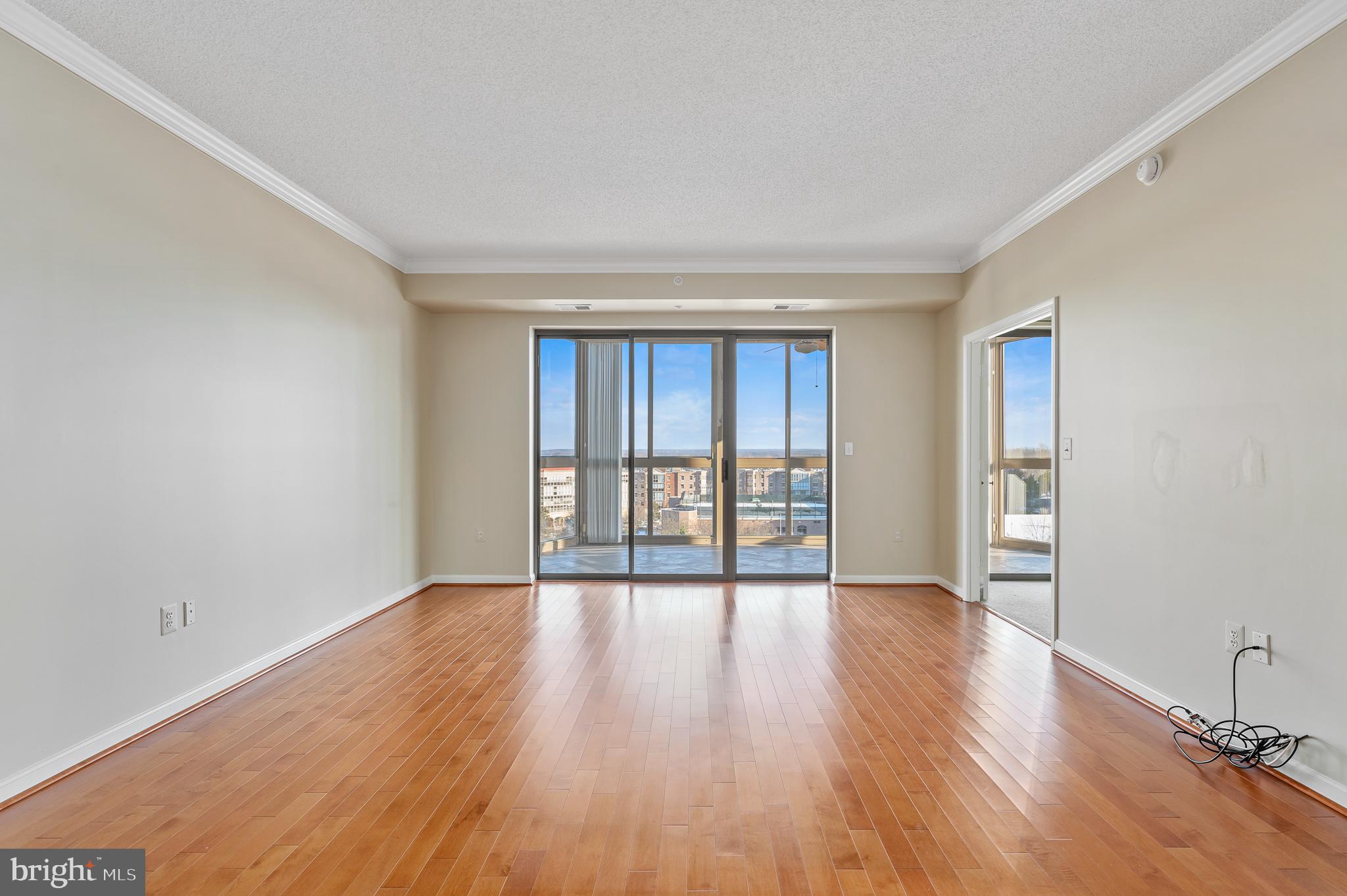 LANSDOWNE WOODS - Residential