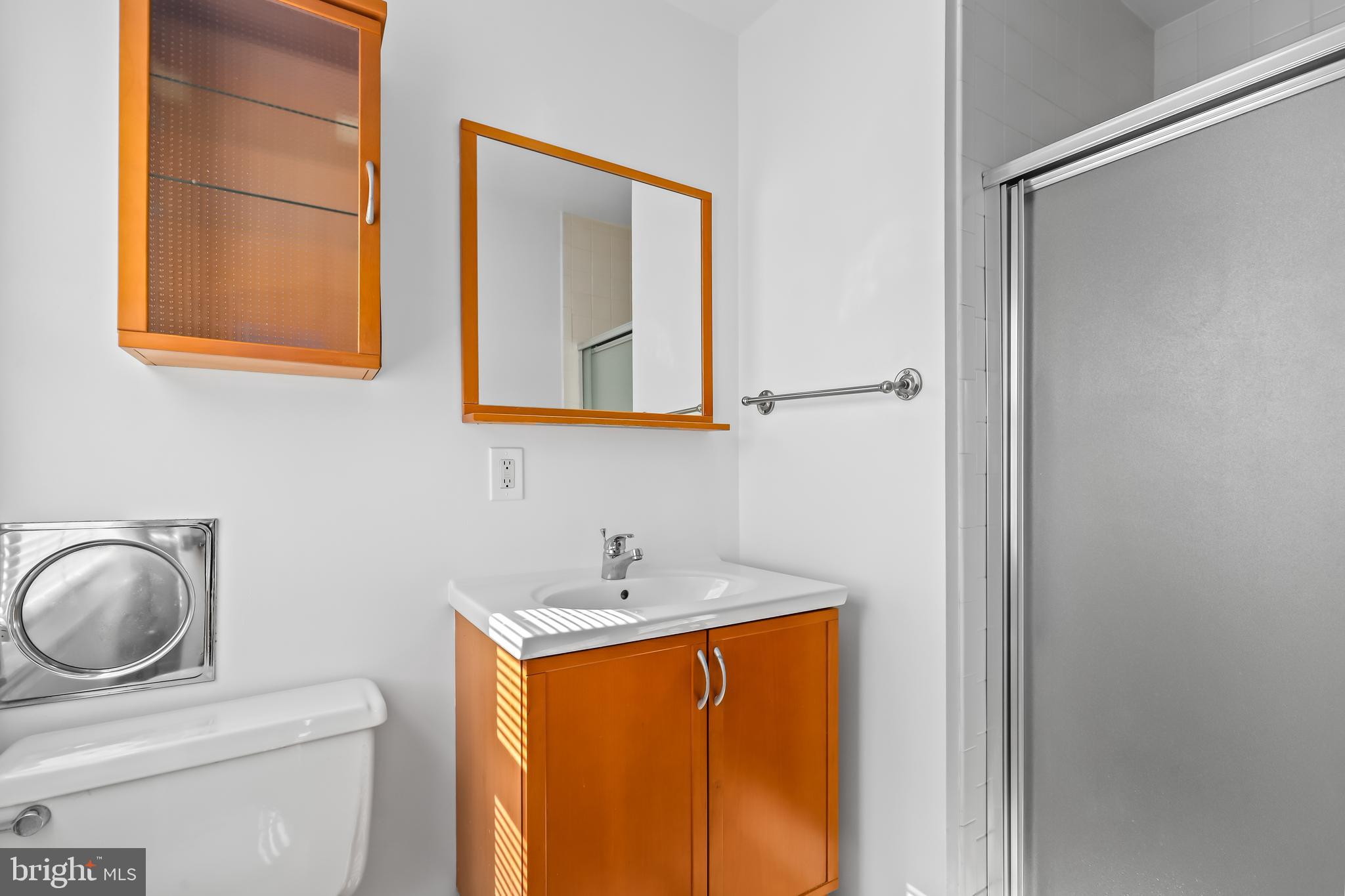 LAKE BRADDOCK - Residential