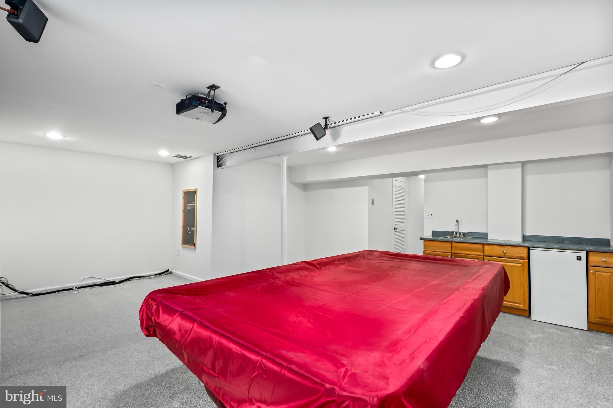 LAKE BRADDOCK - Residential