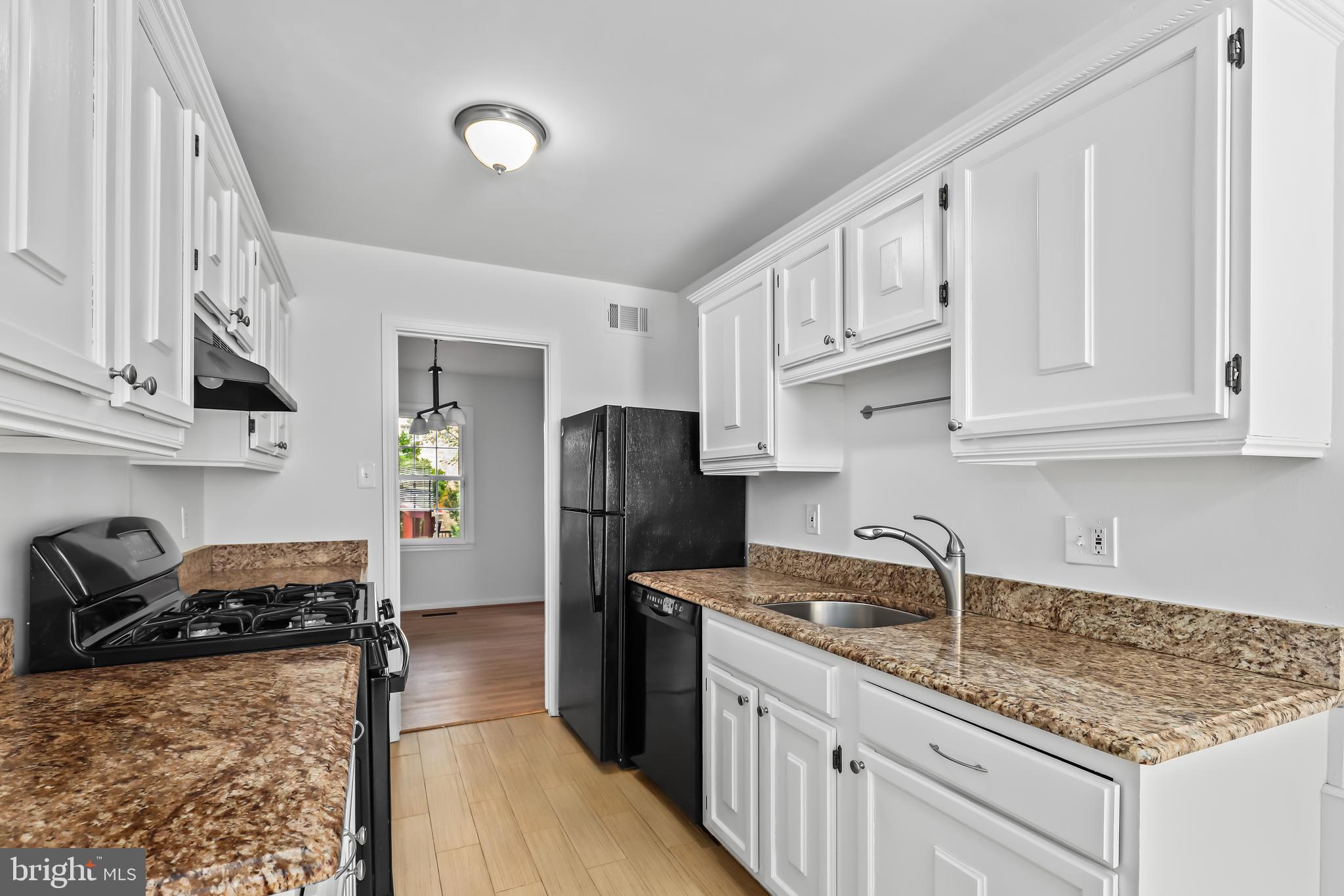 LAKE BRADDOCK - Residential