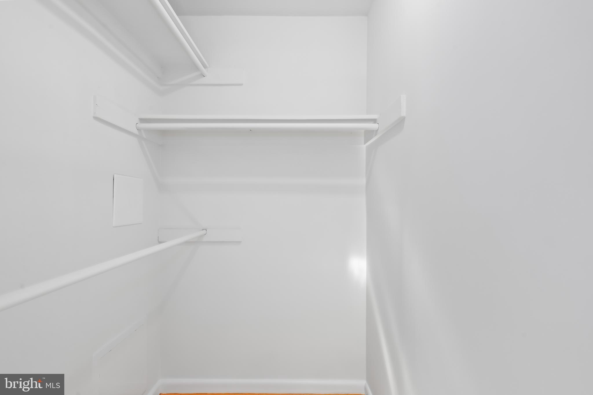 LAKE BRADDOCK - Residential