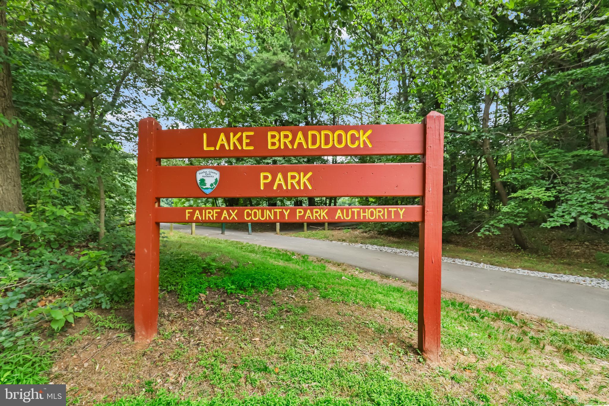 LAKE BRADDOCK - Residential