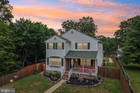 Homes For Sale - 1870 Cedar Road<br/> PASADENA, MD 21122