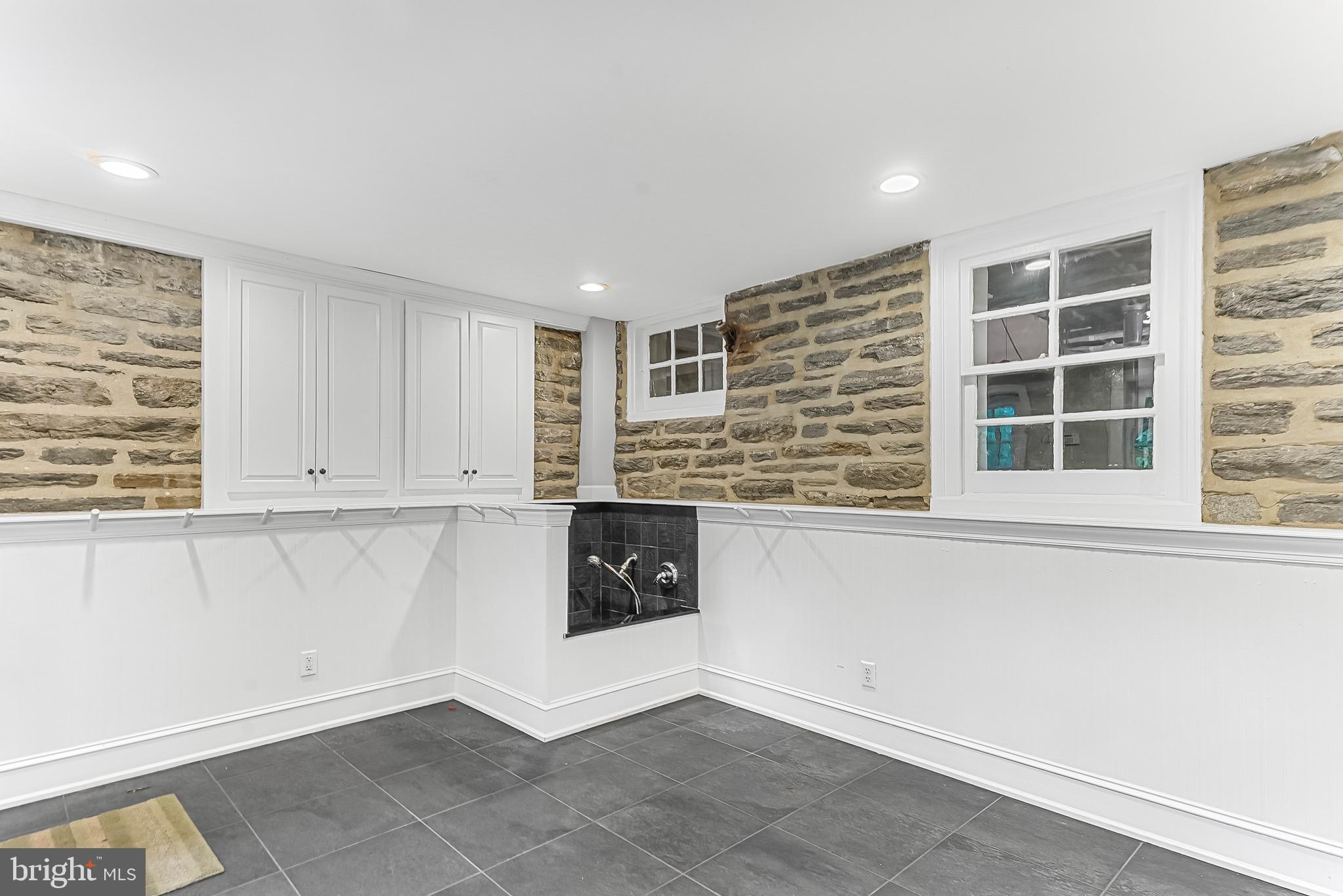 WYNNEWOOD - Residential