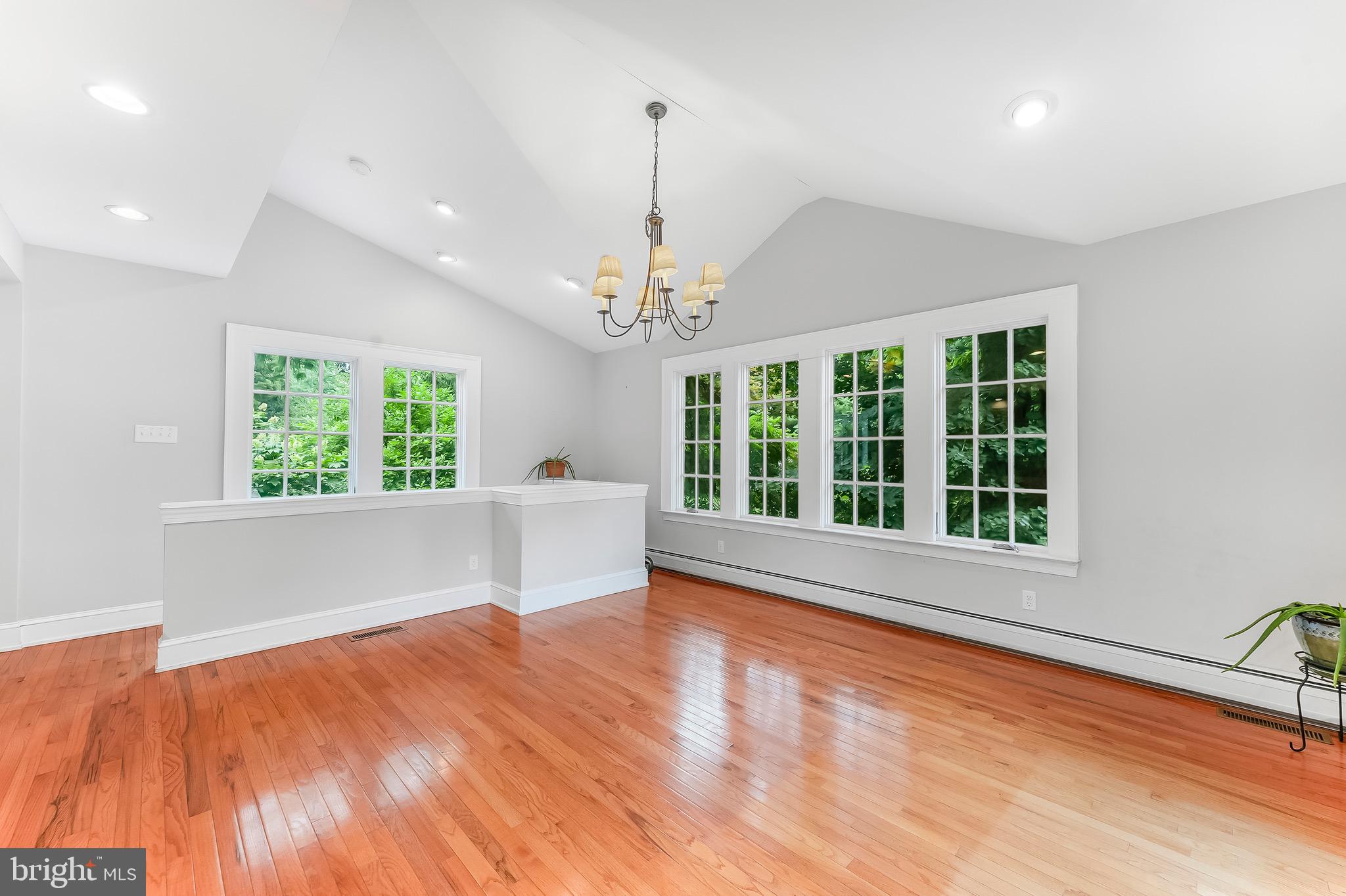 WYNNEWOOD - Residential