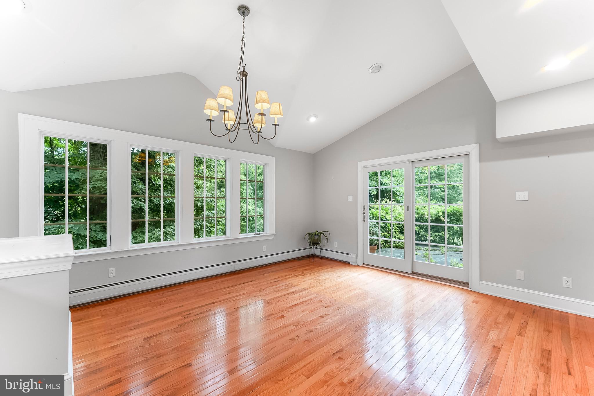 WYNNEWOOD - Residential