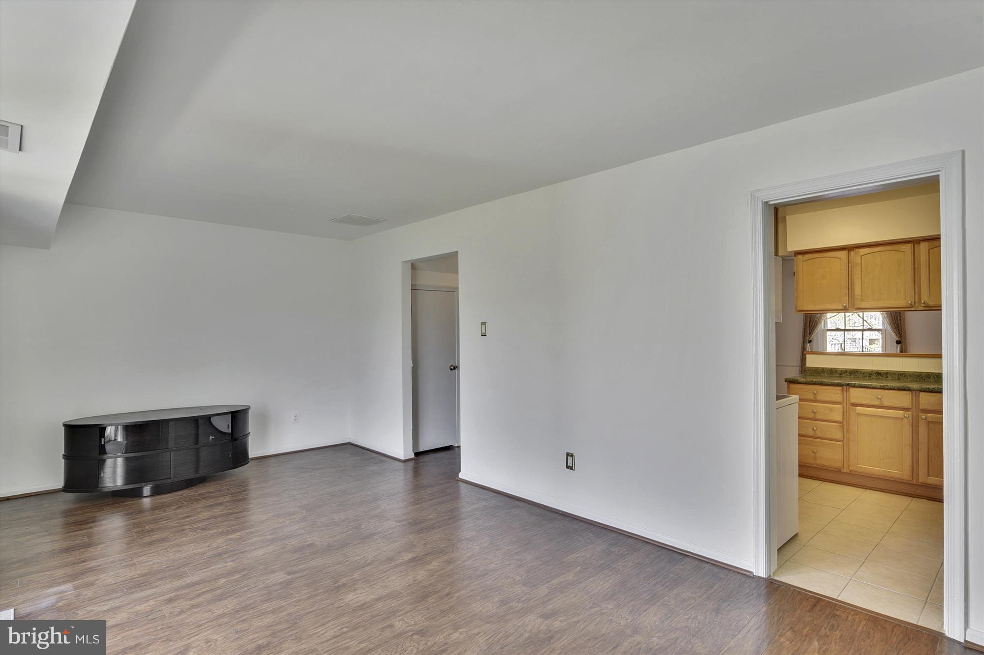 THE MEADOWS - Residential Lease