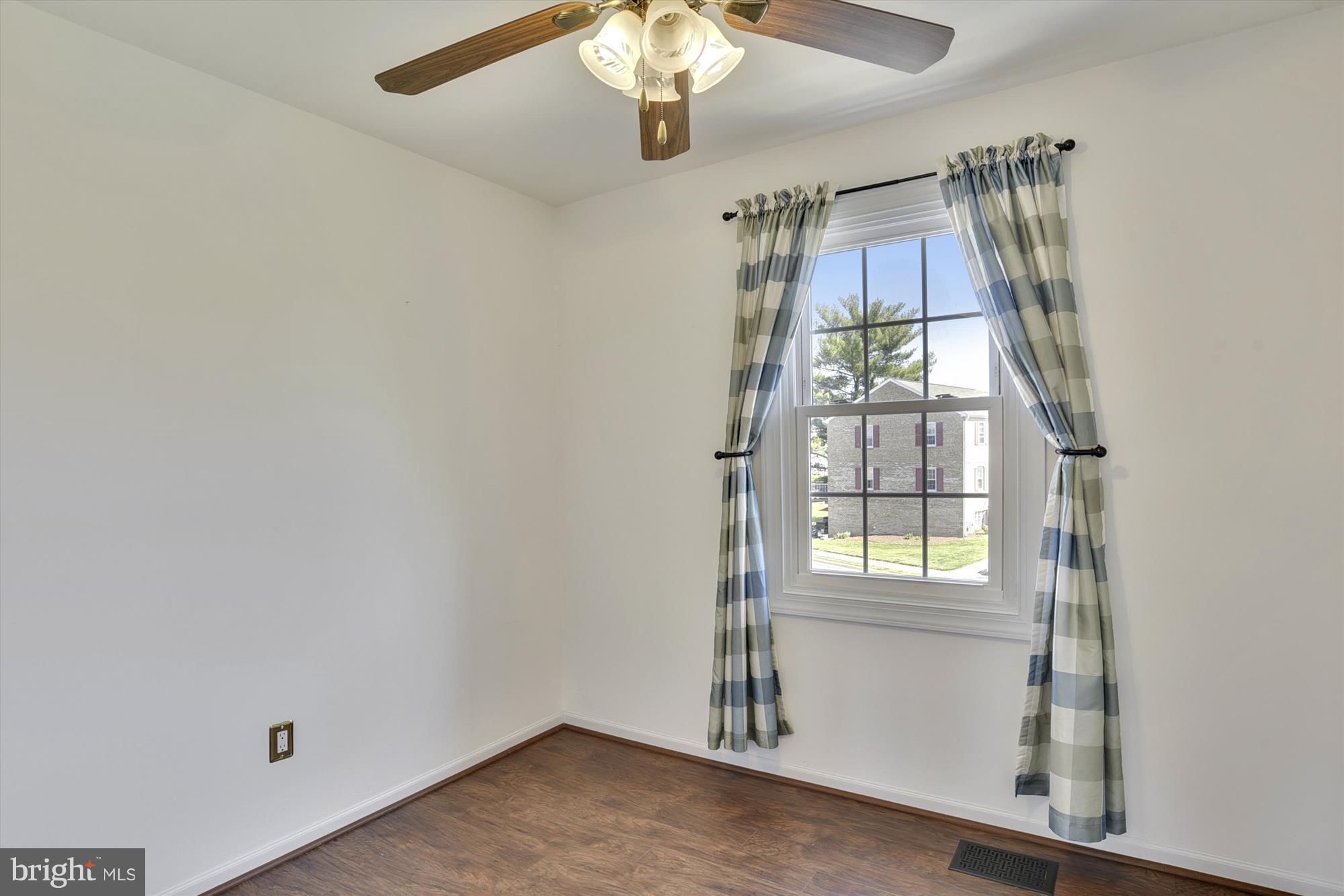 THE MEADOWS - Residential Lease