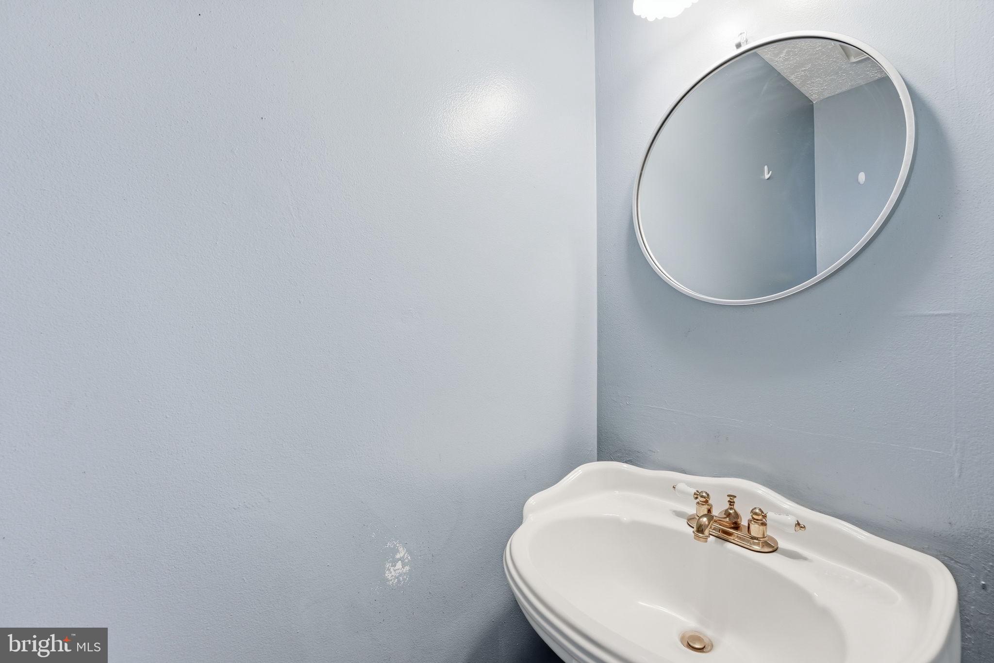 RIVERSIDE RUN IND HEAD - Residential