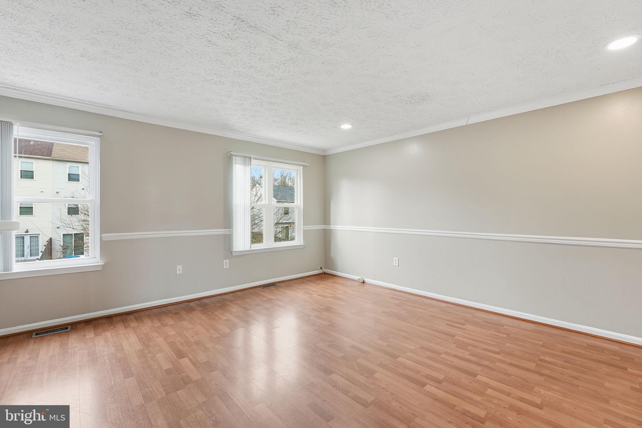 RIVERSIDE RUN IND HEAD - Residential