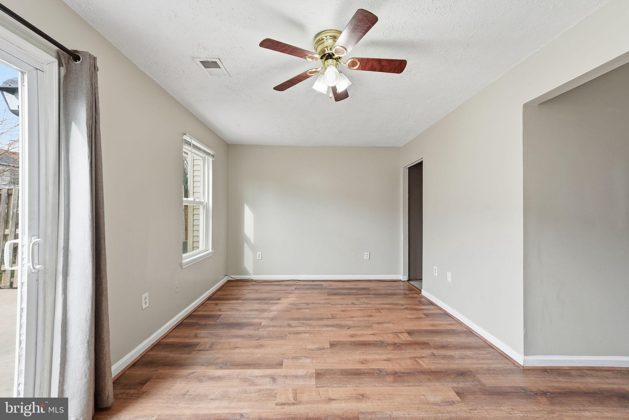 RIVERSIDE RUN IND HEAD - Residential