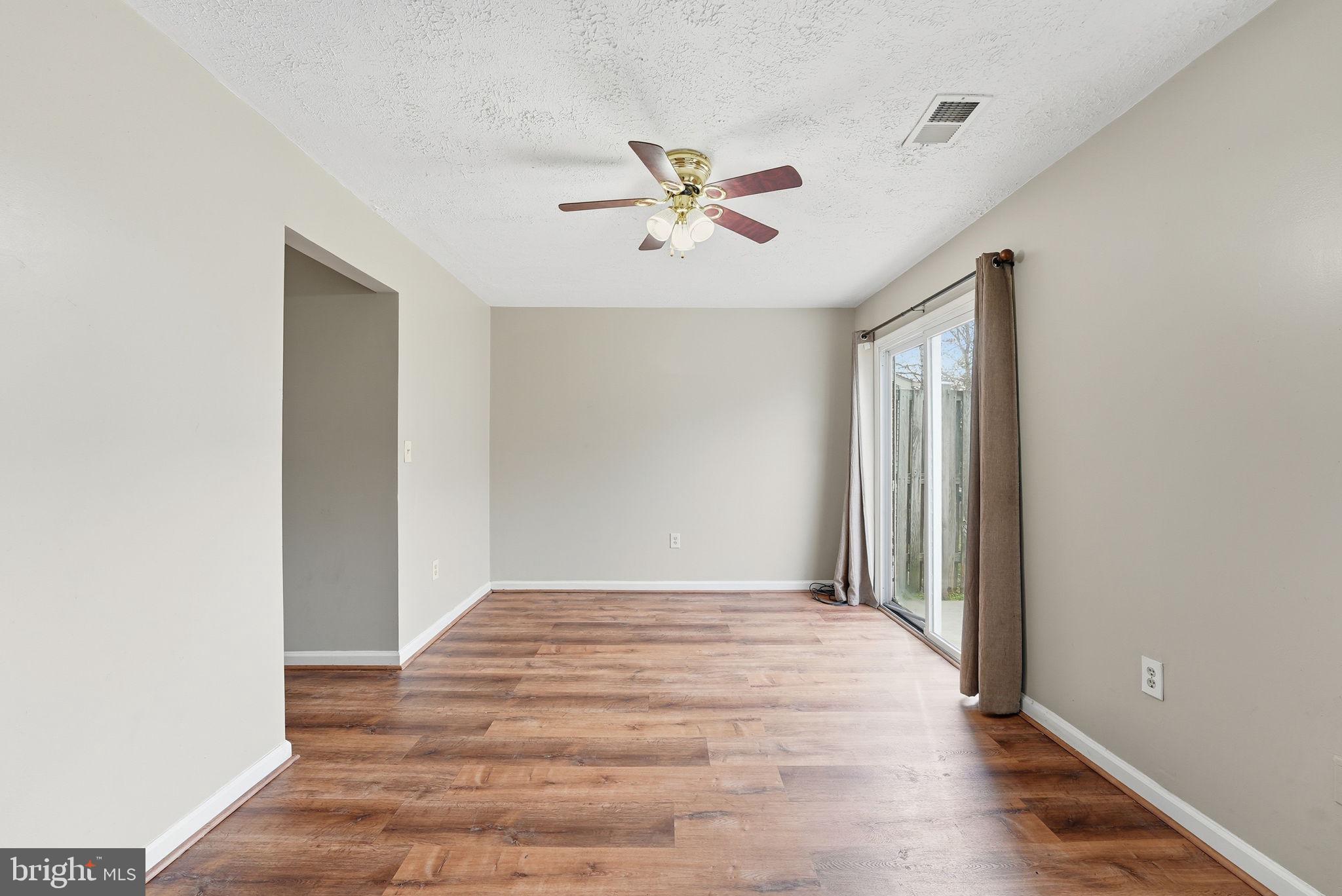 RIVERSIDE RUN IND HEAD - Residential