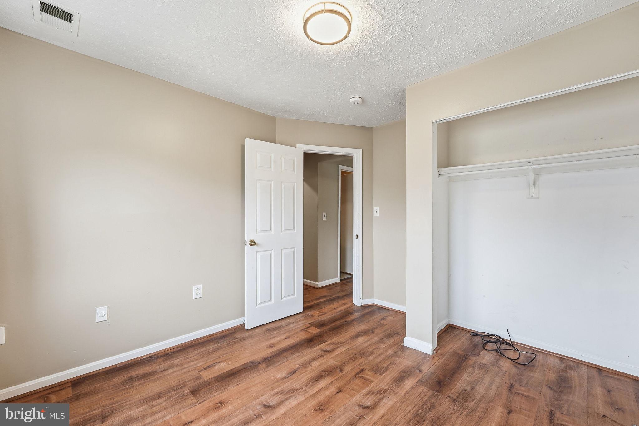 RIVERSIDE RUN IND HEAD - Residential