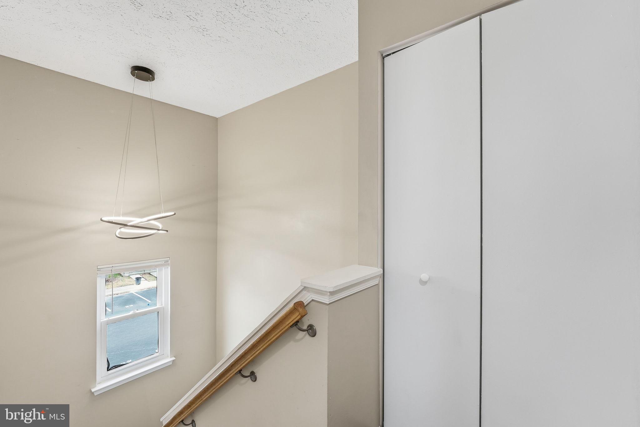 RIVERSIDE RUN IND HEAD - Residential