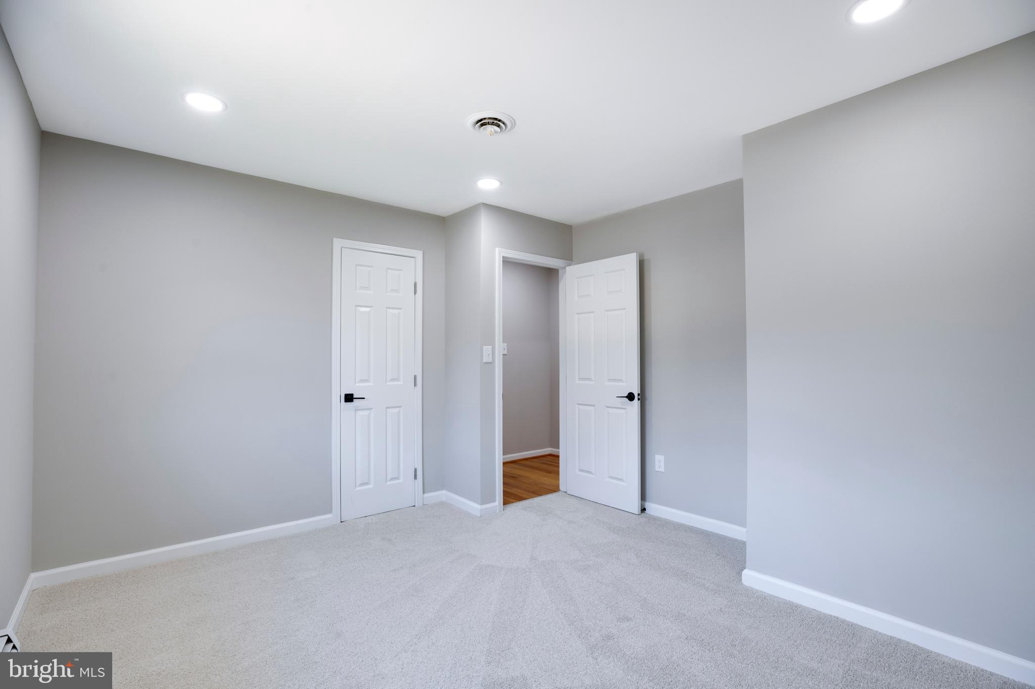 DALE CITY - Residential Lease