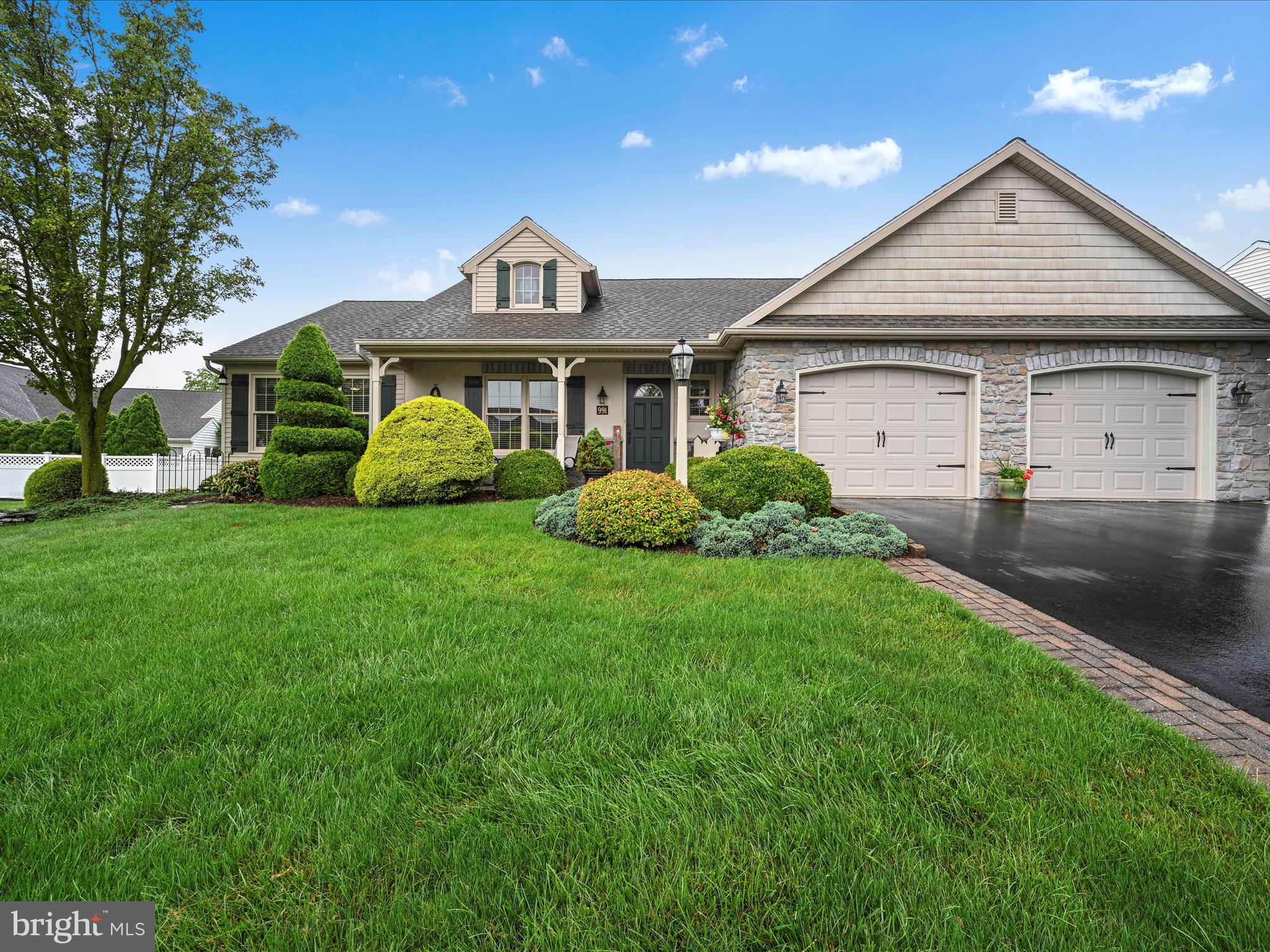 991 CAMBRIDGE DRIVE