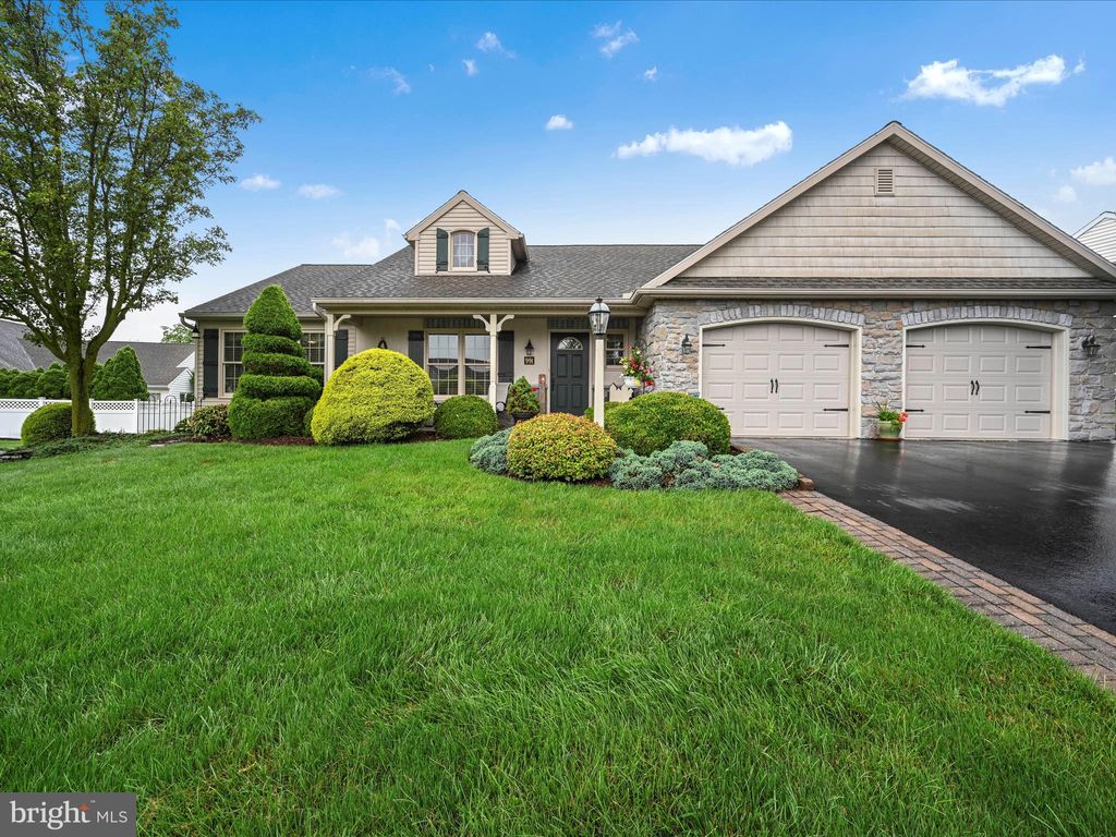 Photo of 991 Cambridge Drive, MANHEIM, PA 17545 (MLS # PALA2071632)