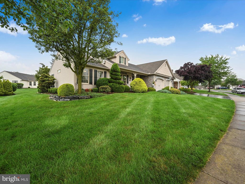 Photo of 991 Cambridge Drive, MANHEIM, PA 17545 (MLS # PALA2071632)