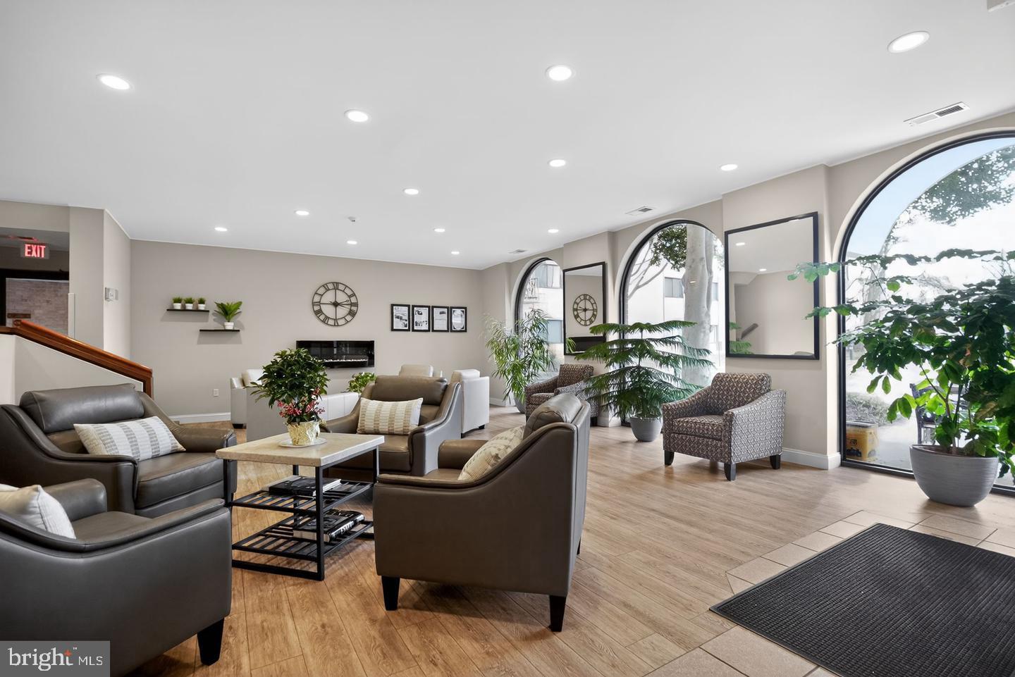 HOLLY HOUSE - Residential