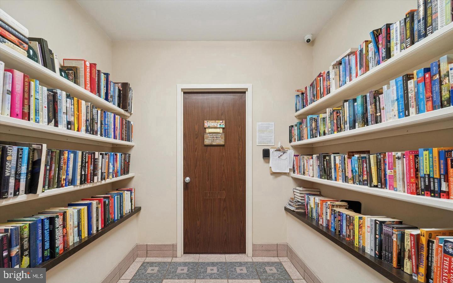 HOLLY HOUSE - Residential