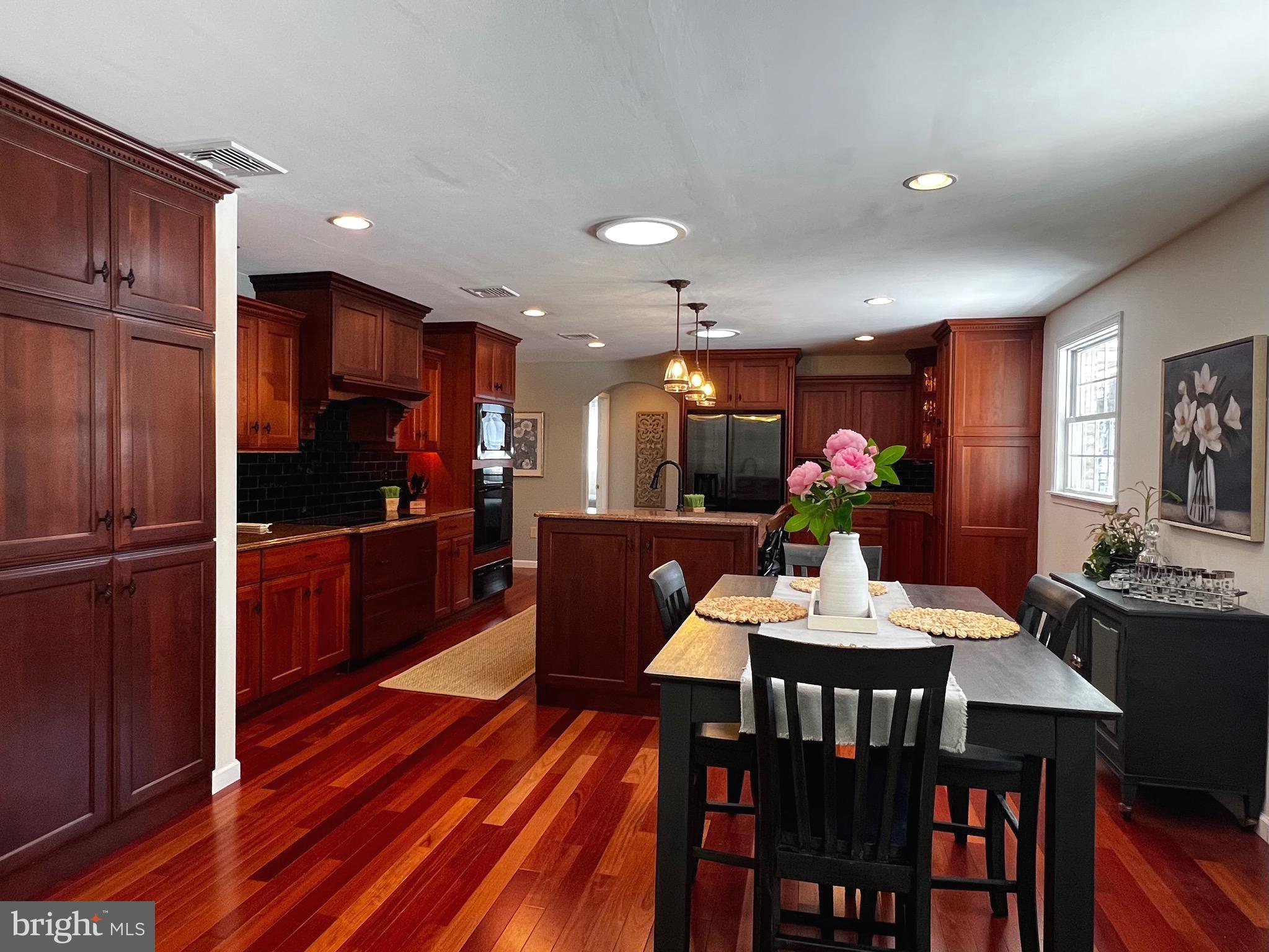 GLENN ACRES - Residential