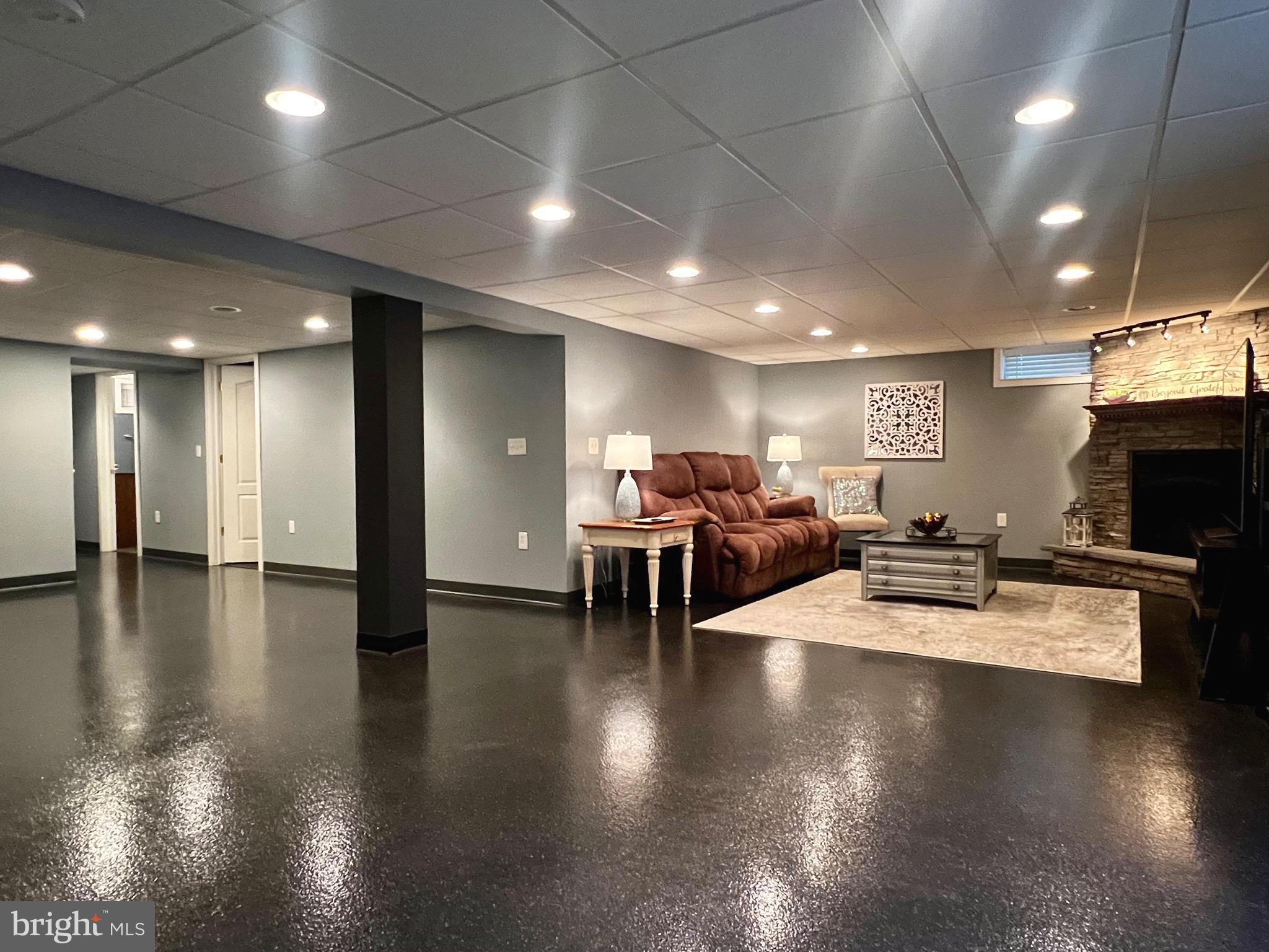 GLENN ACRES - Residential