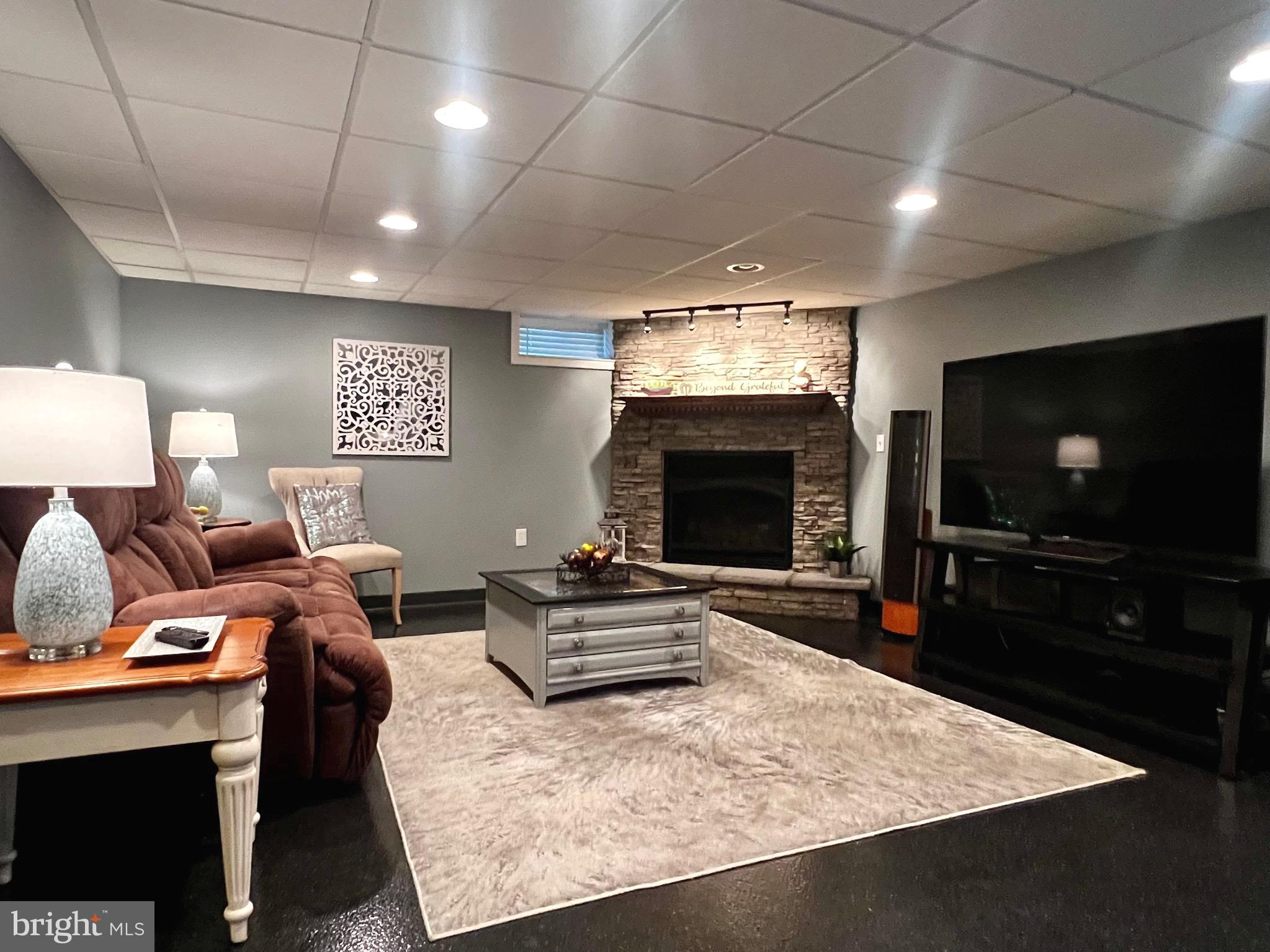 GLENN ACRES - Residential