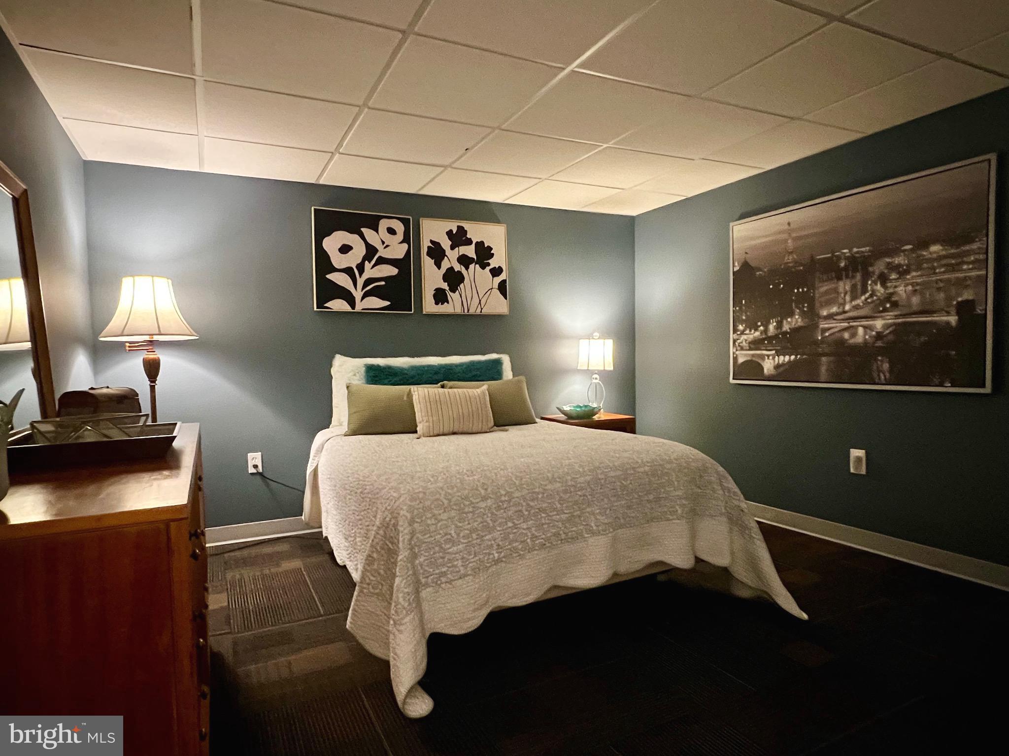 GLENN ACRES - Residential