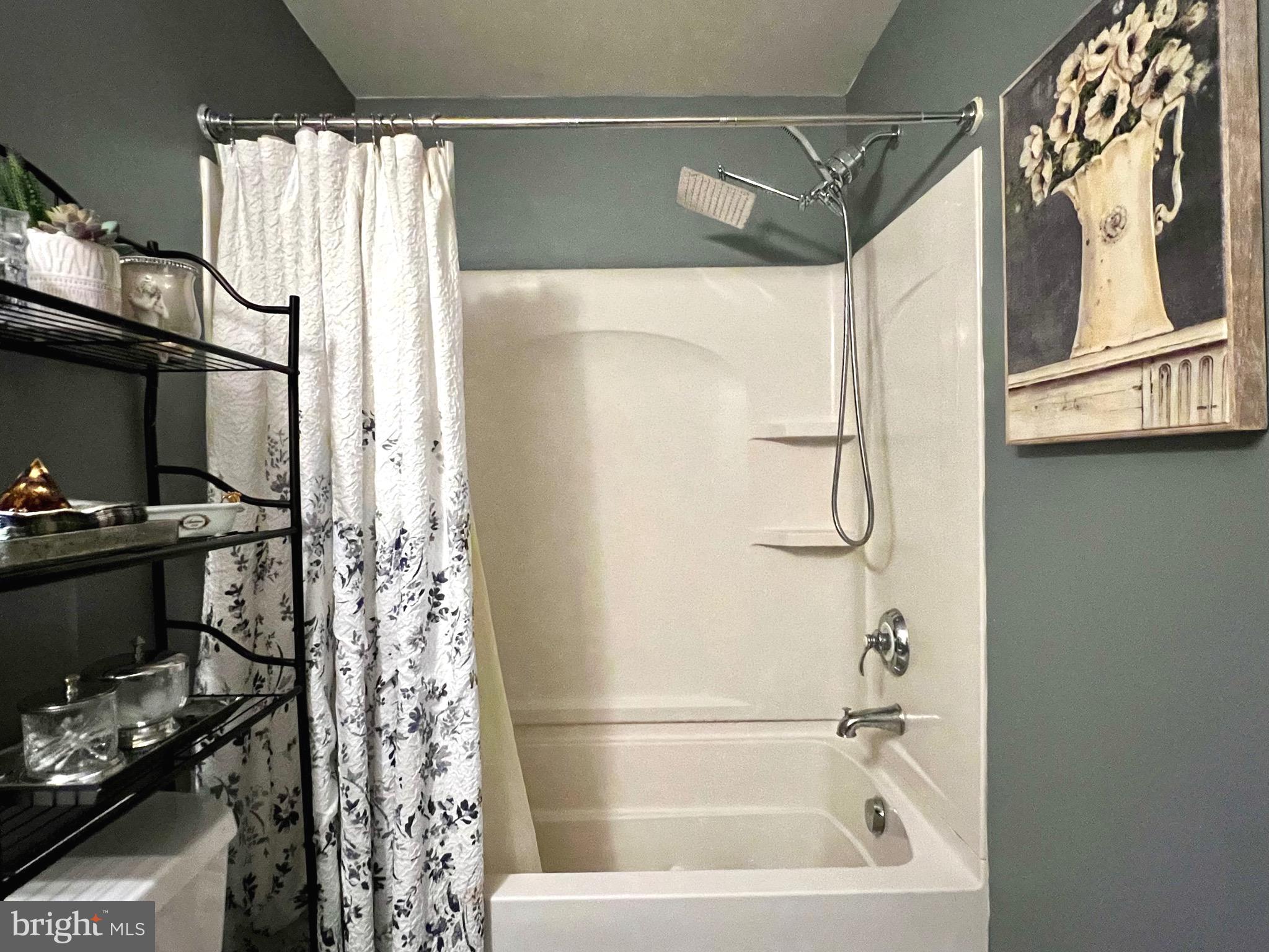 GLENN ACRES - Residential