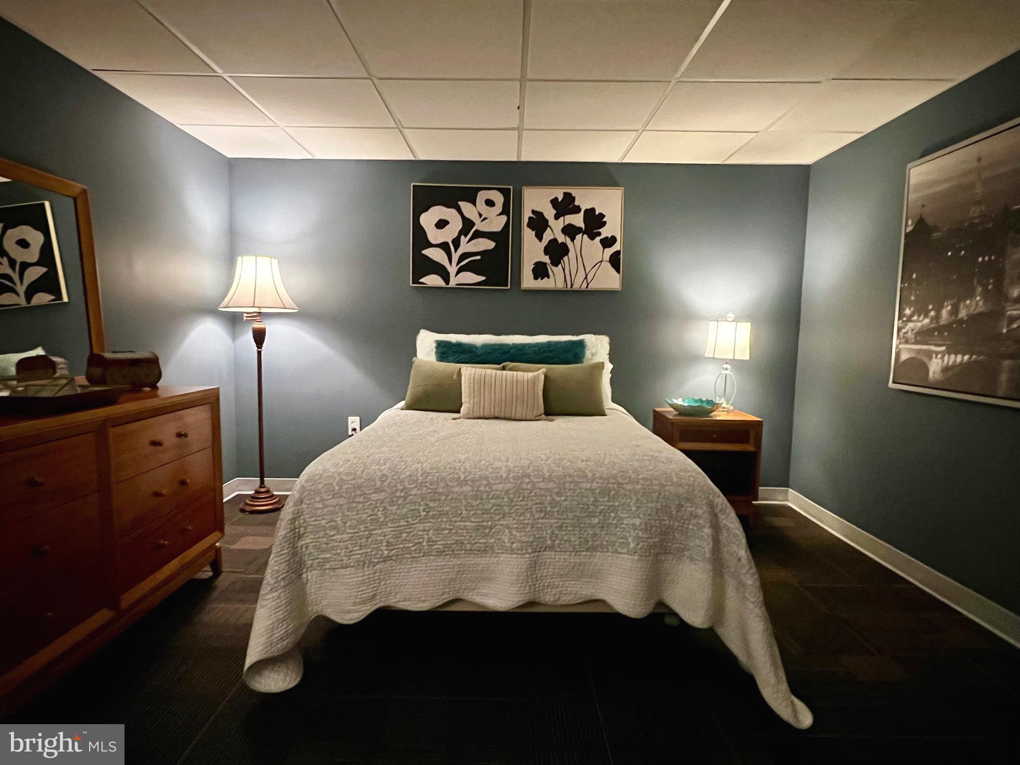 GLENN ACRES - Residential