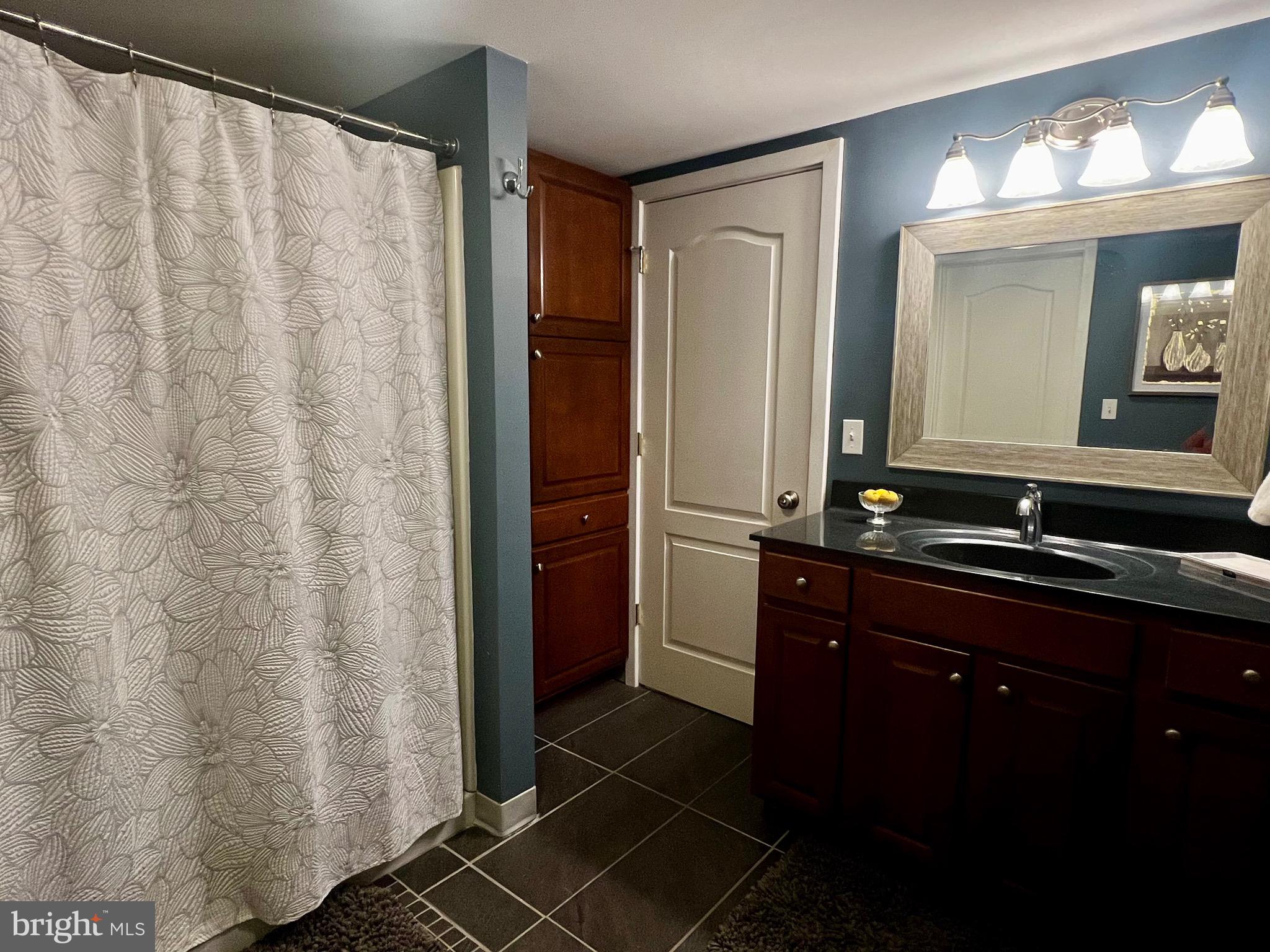 GLENN ACRES - Residential