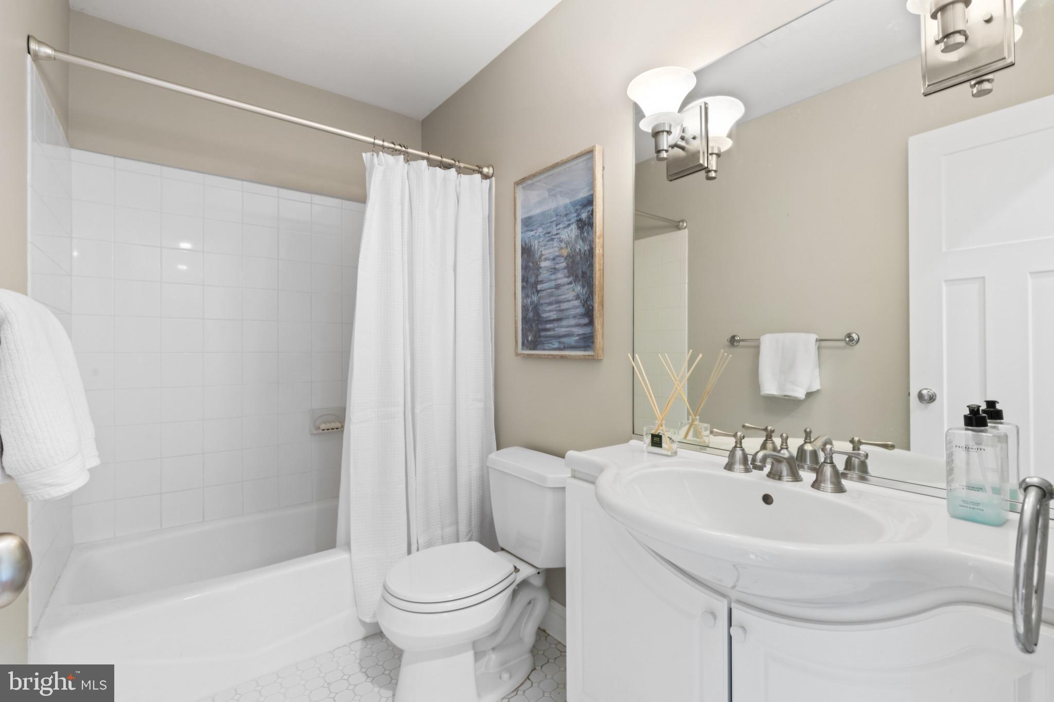 WEST ANNAPOLIS - Residential