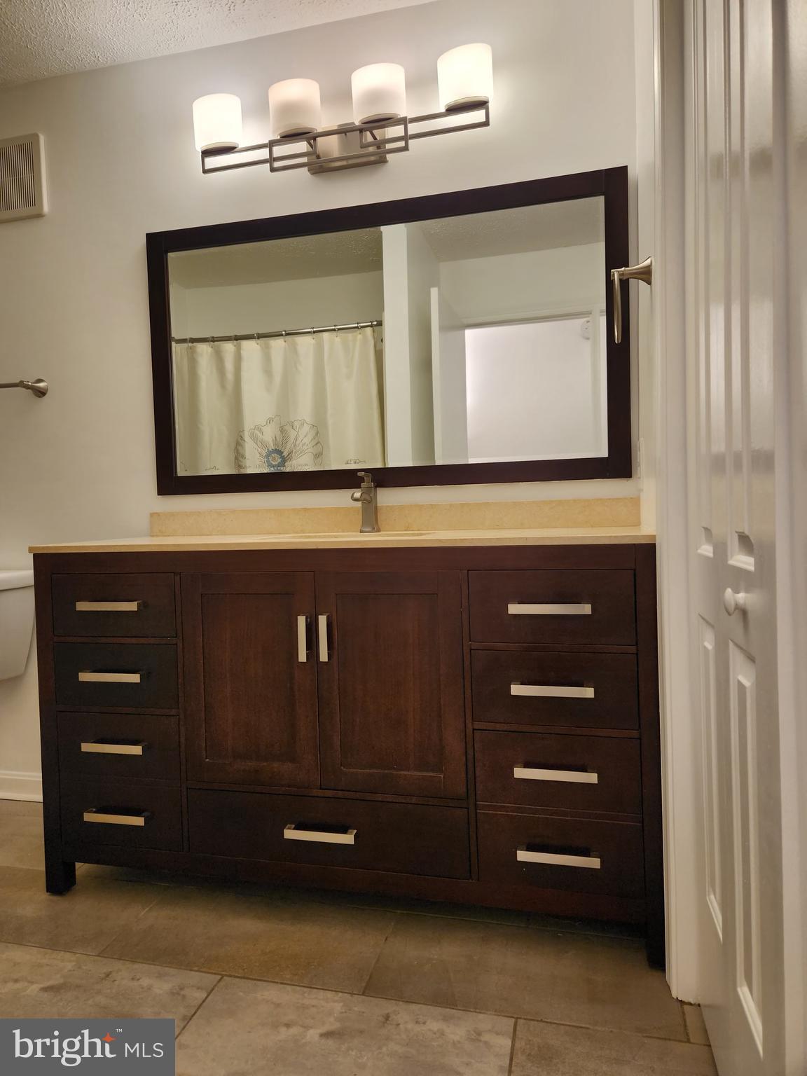 WINDBROOKE - Residential