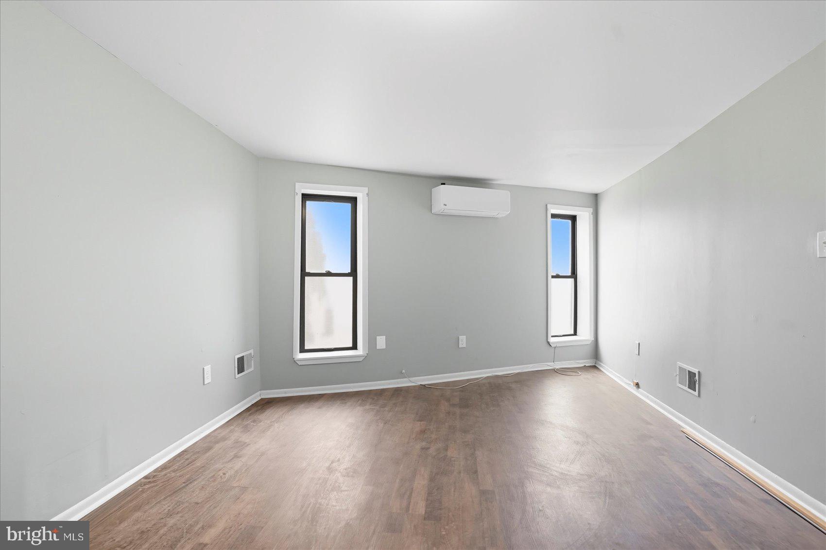 SANDTOWN-WINCHESTER - Residential