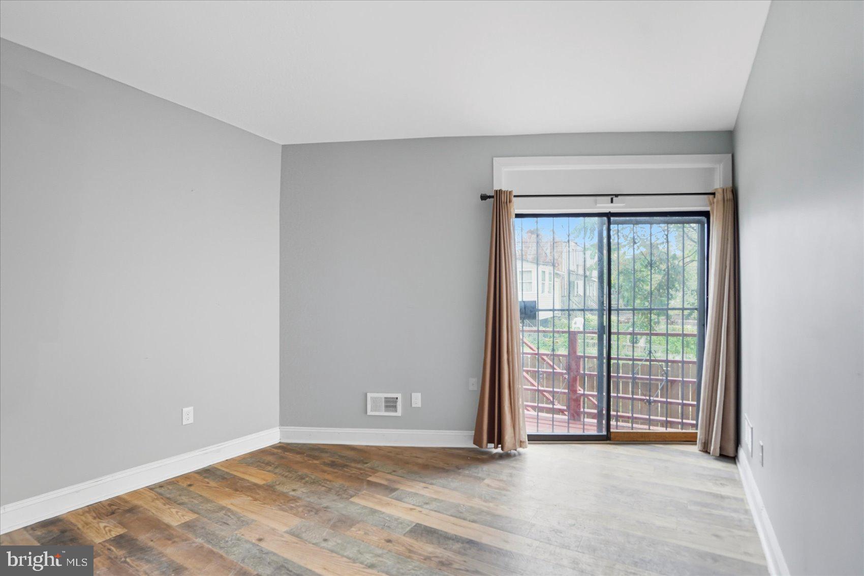 SANDTOWN-WINCHESTER - Residential