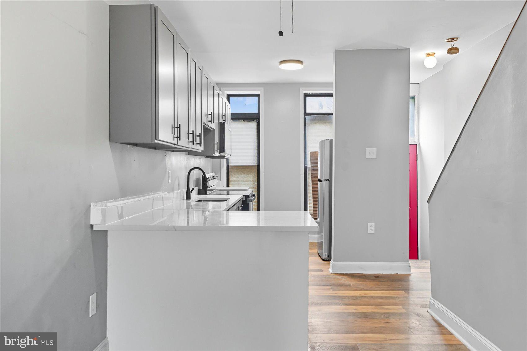 SANDTOWN-WINCHESTER - Residential