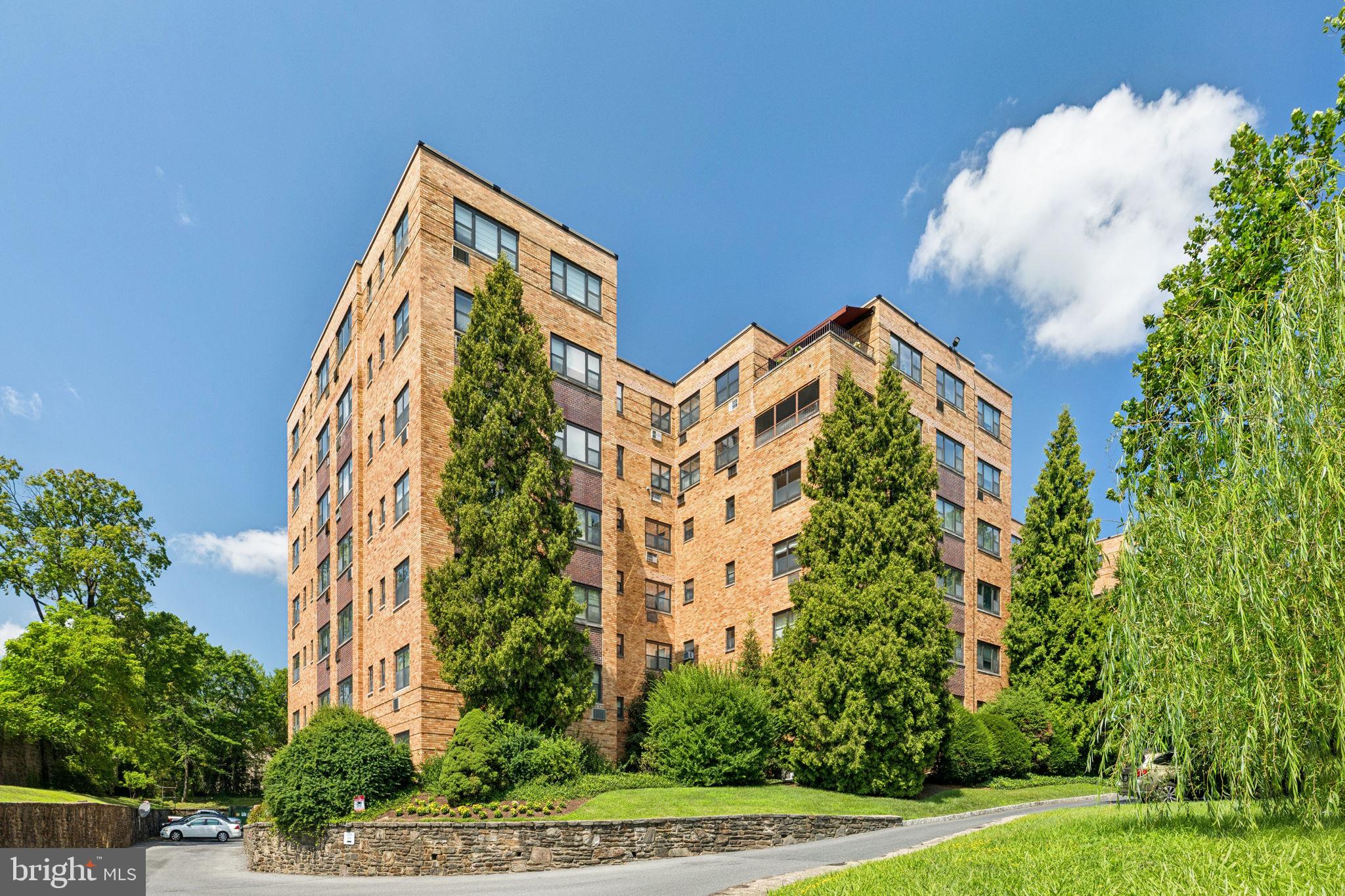 One Bedroom, one Bathroom corner unit with a beautiful front view in Latches Lane Condominium. This condo is bright and sunny and features 2 new a/c wall units. This fantastic building has great common space and a wonderful outdoor swimming pool. Fee for garage parking. Great location!