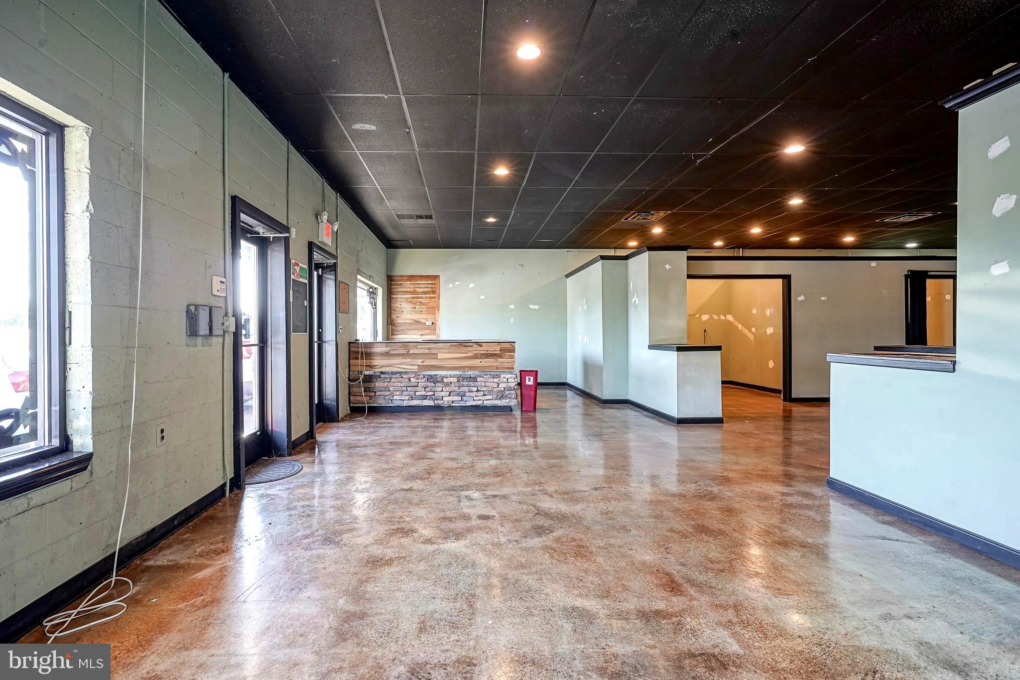 2037 S BLACK HORSE PIKE