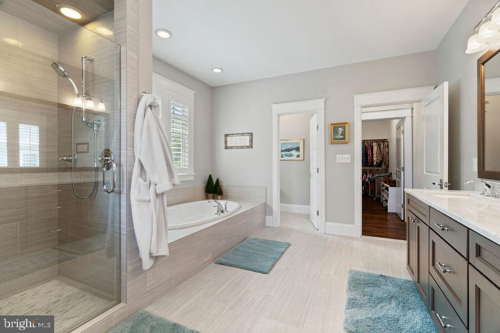 CHURCHILL - Residential