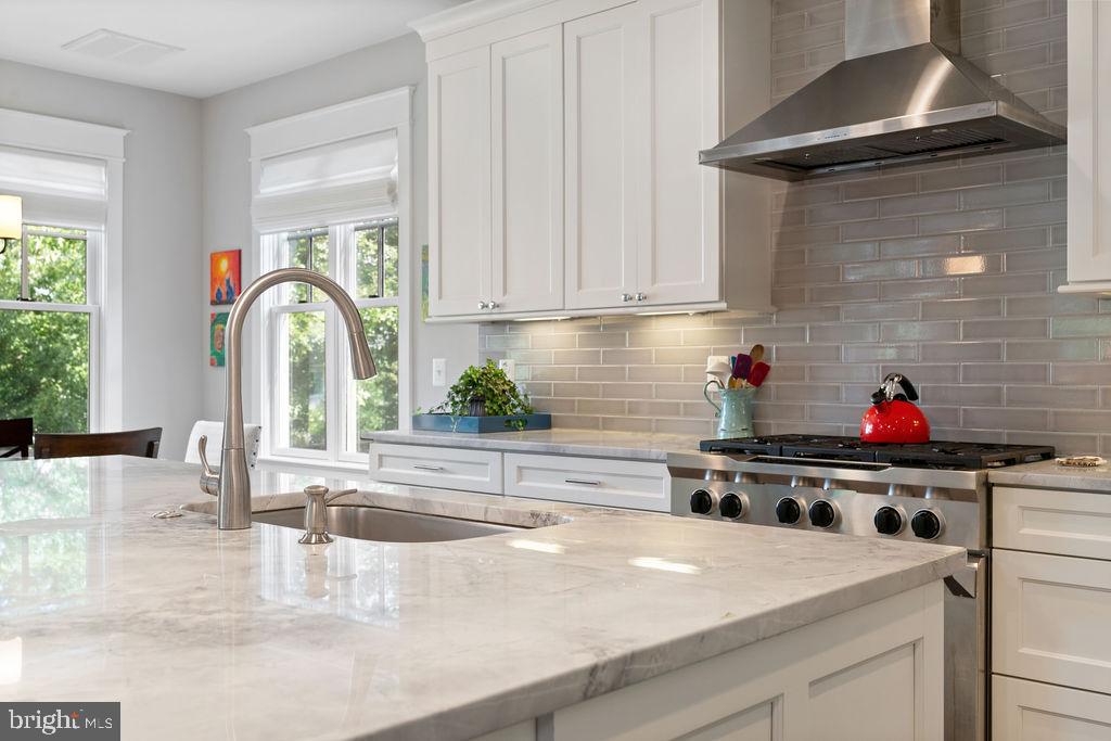 CHURCHILL - Residential