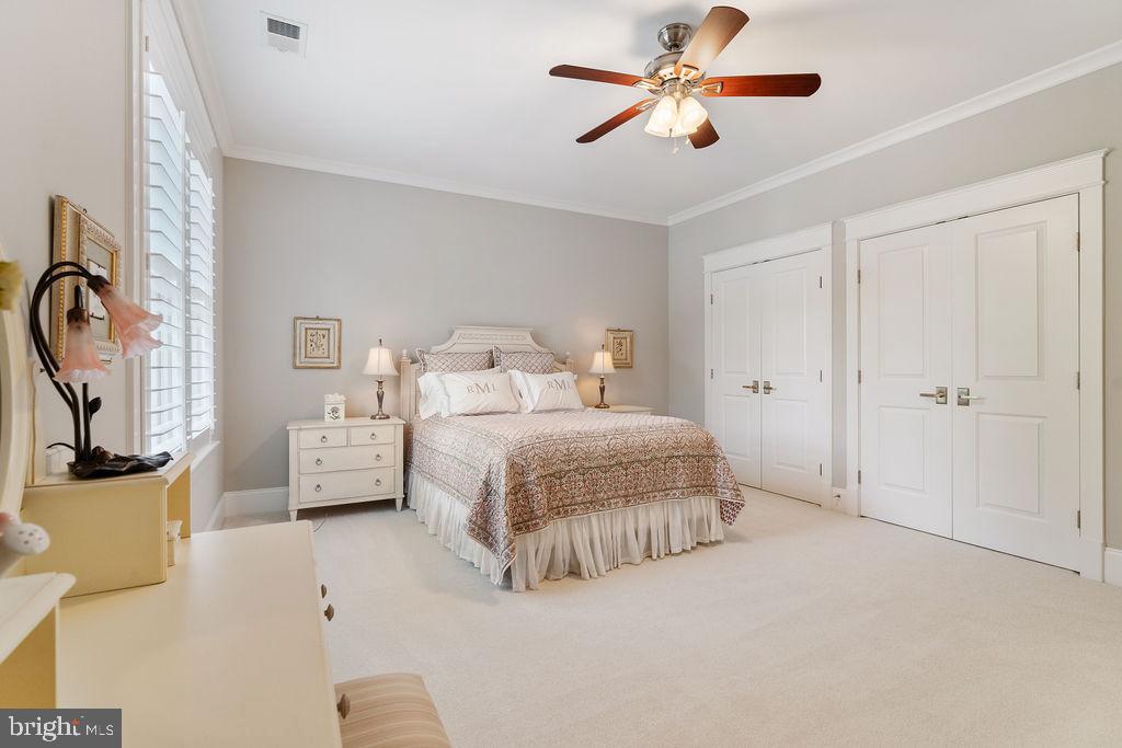 CHURCHILL - Residential