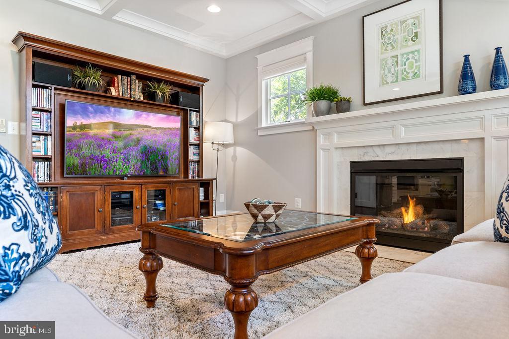 CHURCHILL - Residential