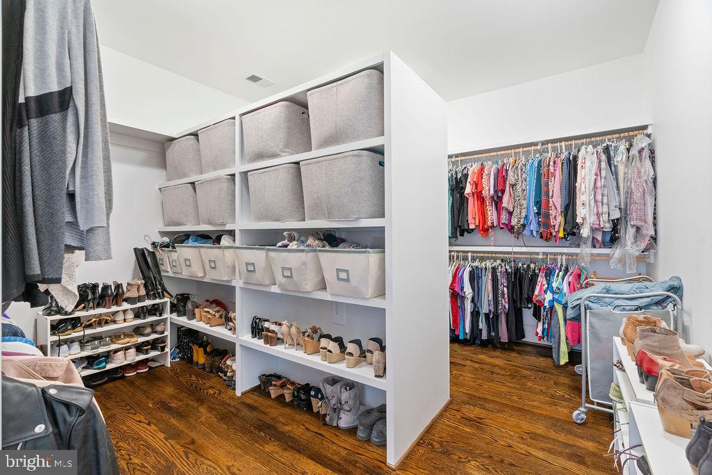 CHURCHILL - Residential